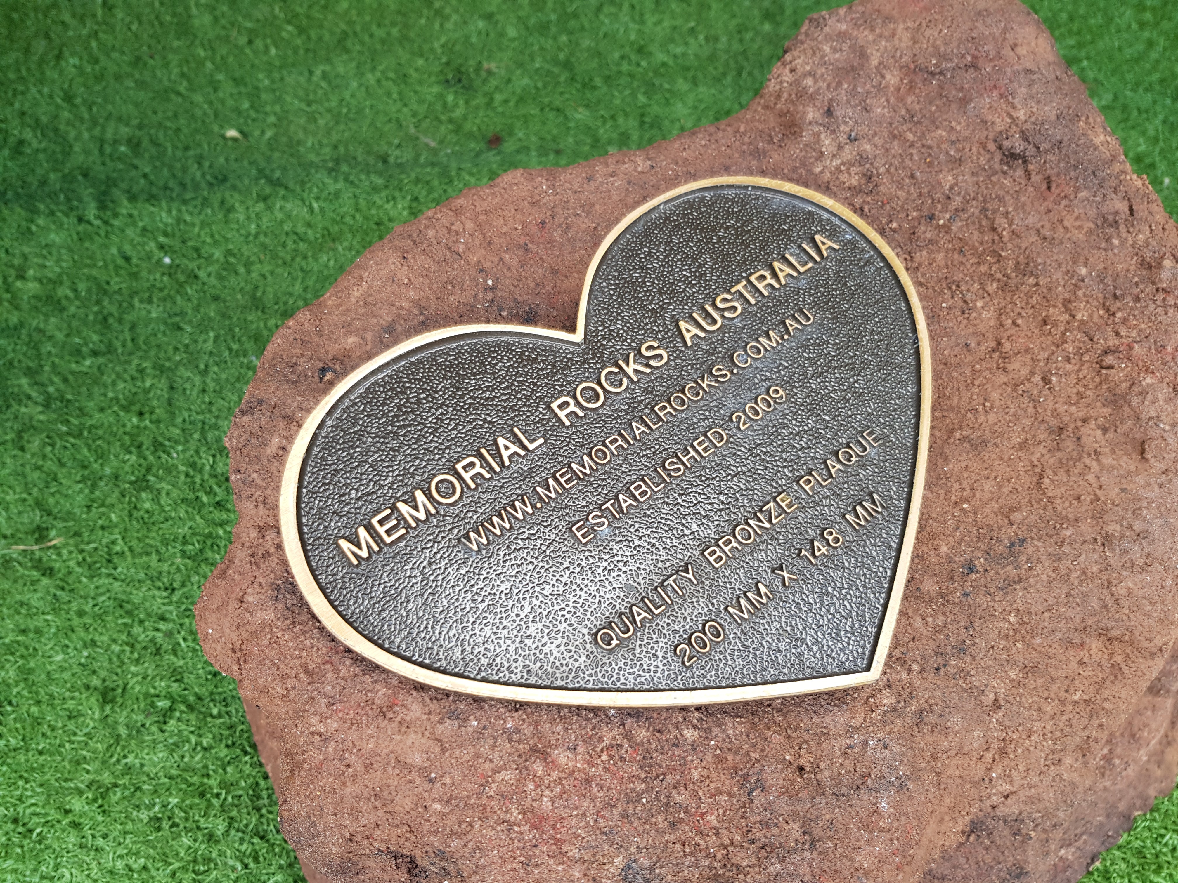 Memorial Rock Urn 1660 Large Brown