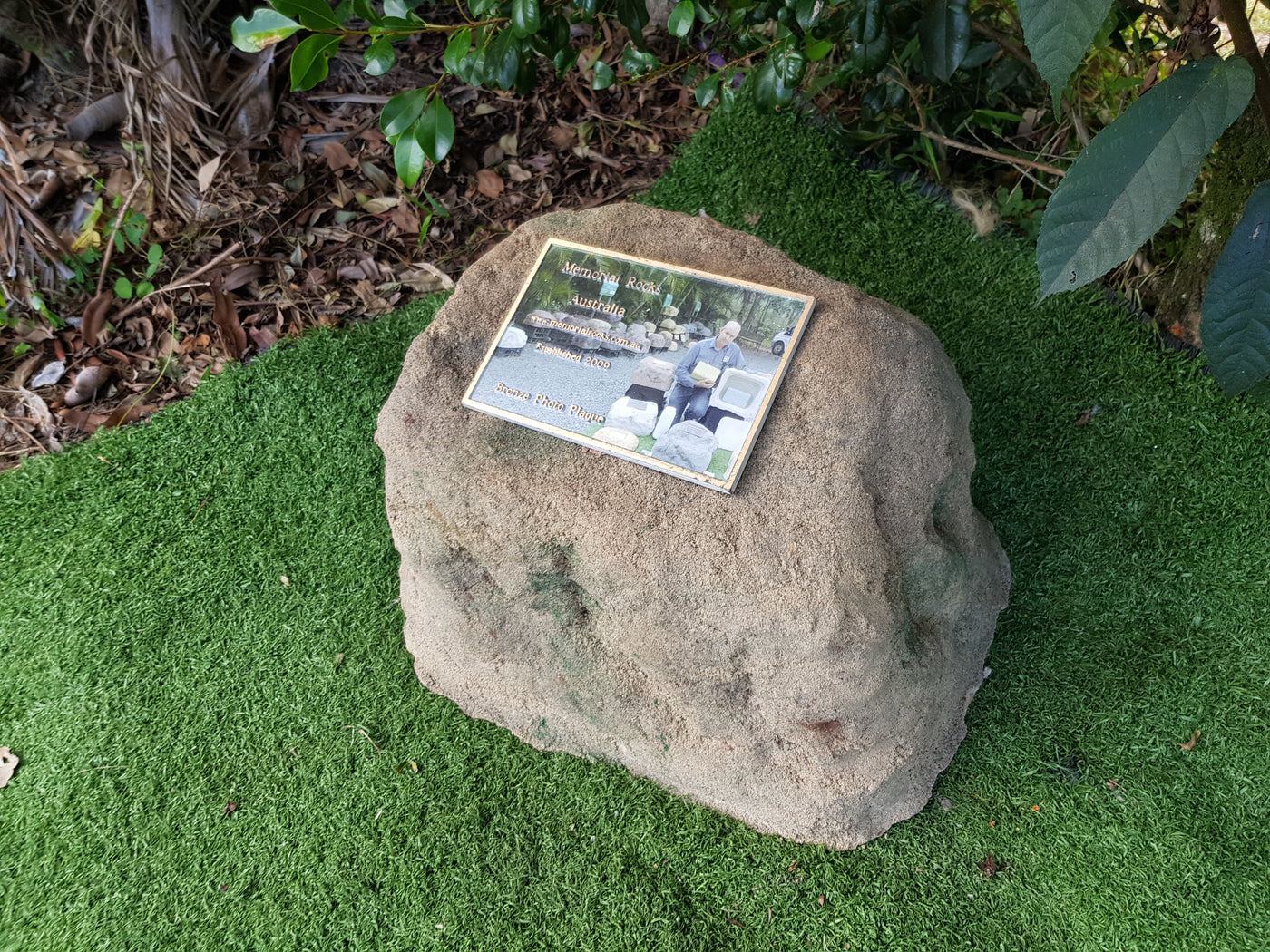 Memorial Rock Urn 1664 Large Sandstone – Memorial Rocks Australia