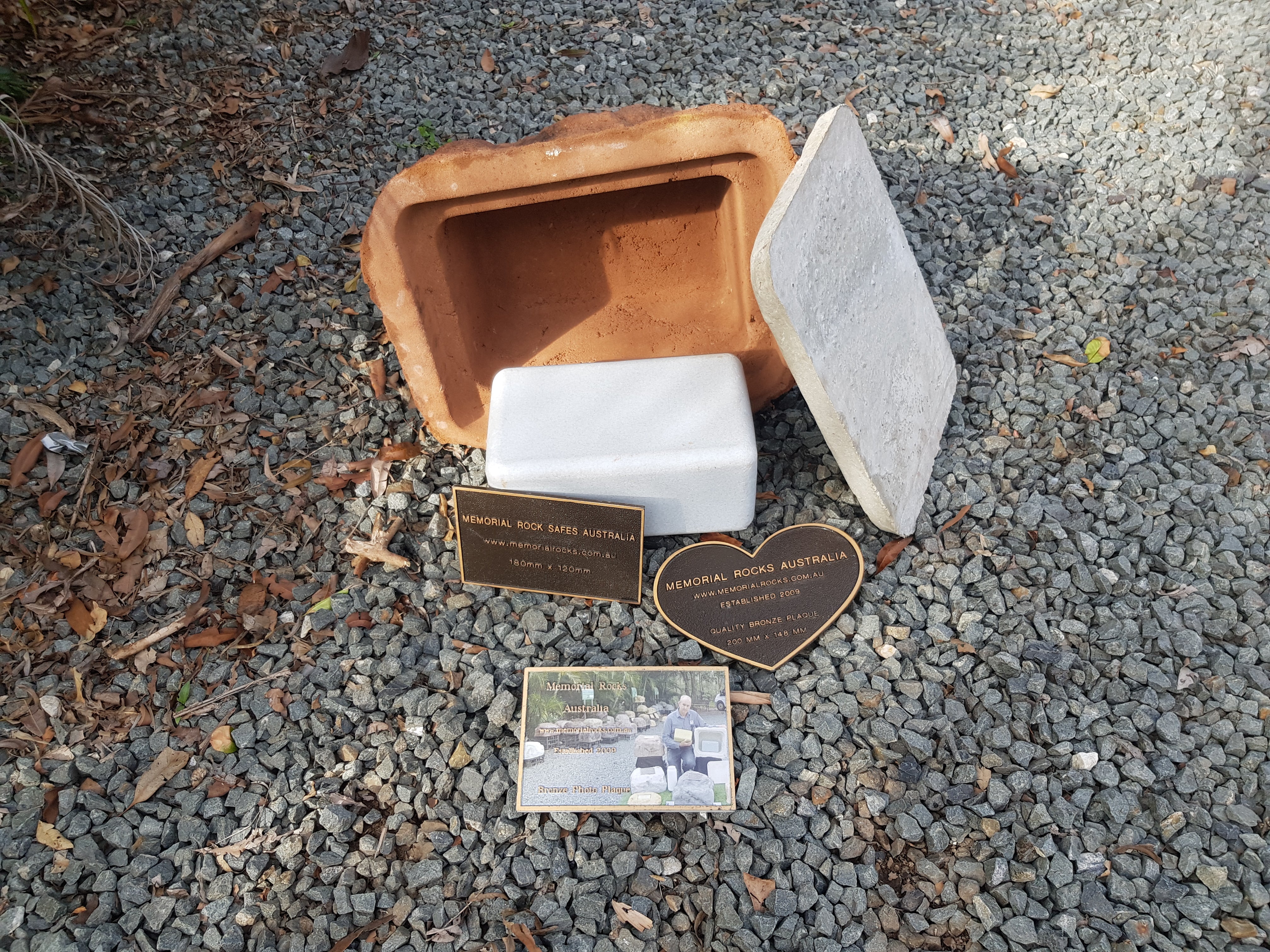 Memorial Rock Urn 1684 Large Brown