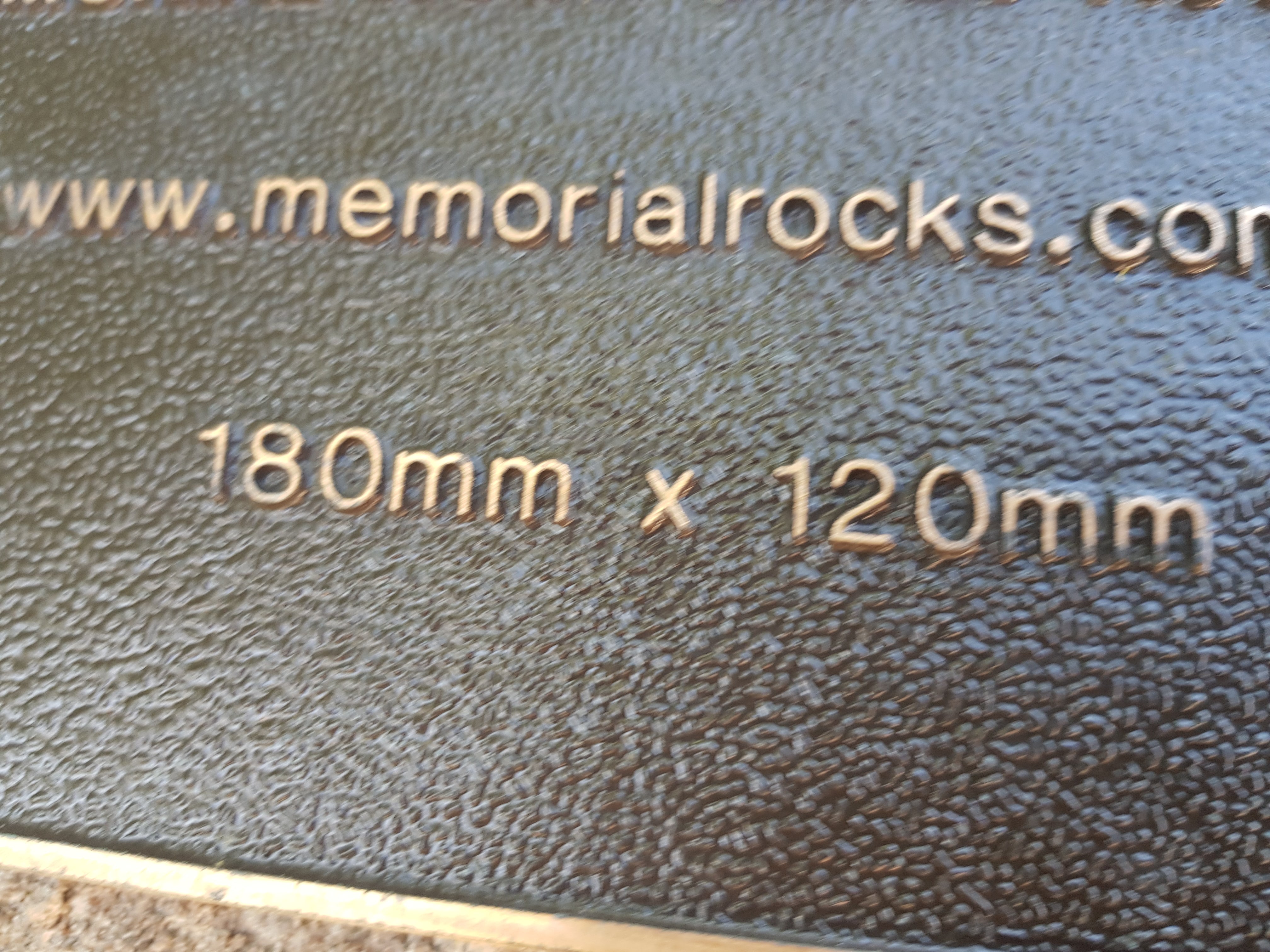 Memorial Rock Urn 1689 Large White