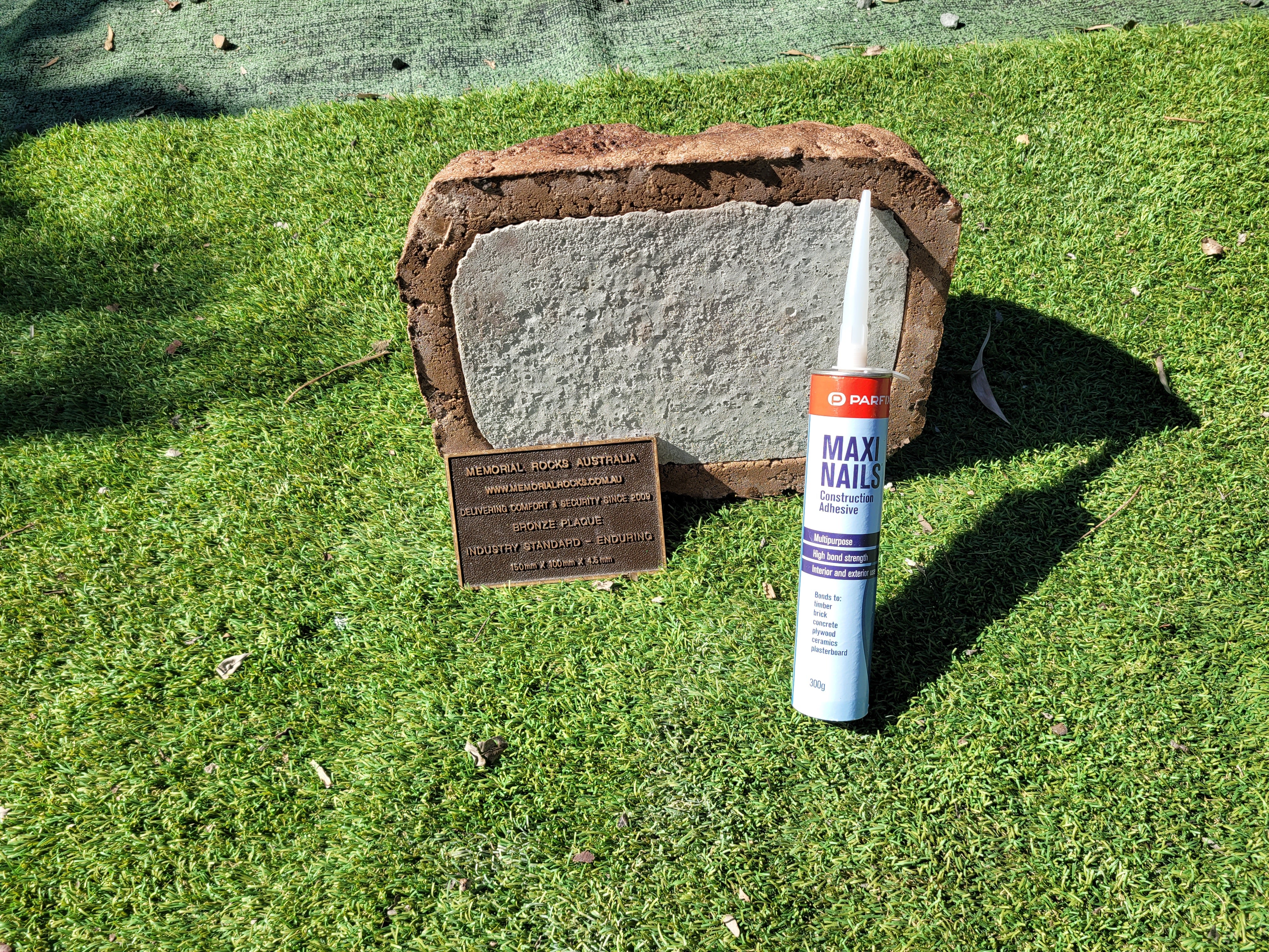 Memorial Rock Urn 1854 Regular Brown