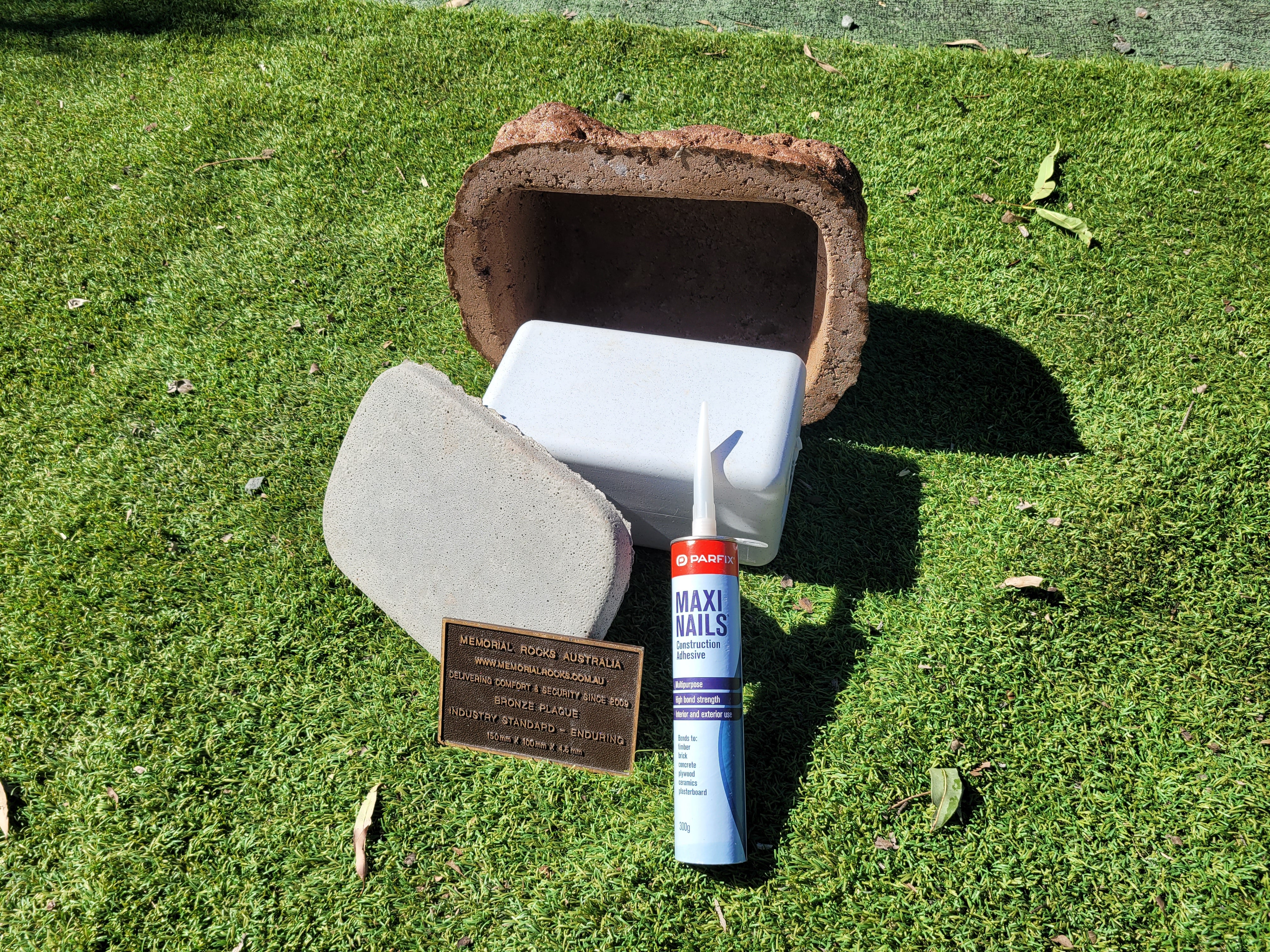 Memorial Rock Urn 1855 Regular Brown