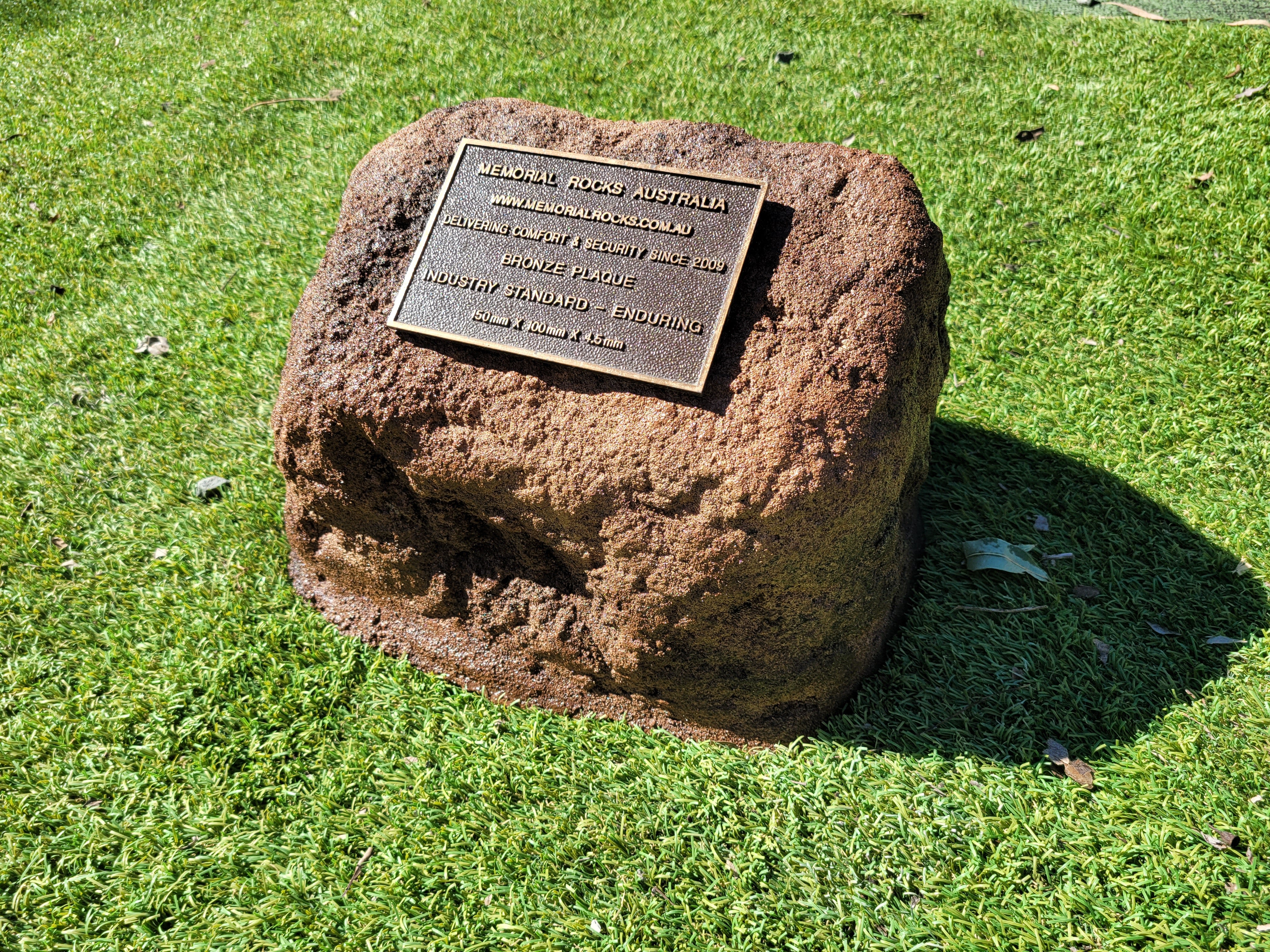 Memorial Rock Urn 1856 Regular Brown