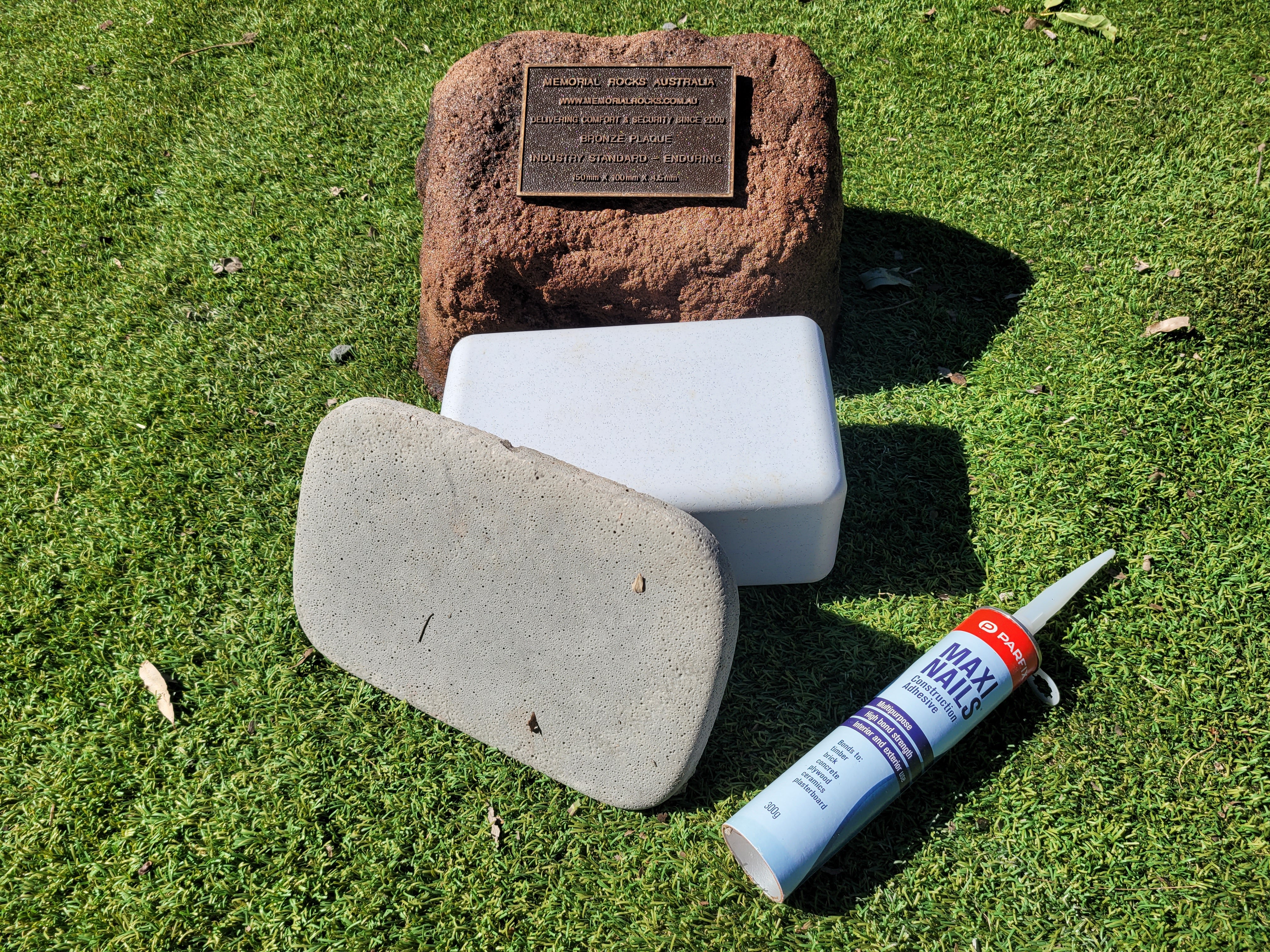 Memorial Rock Urn 1856 Regular Brown