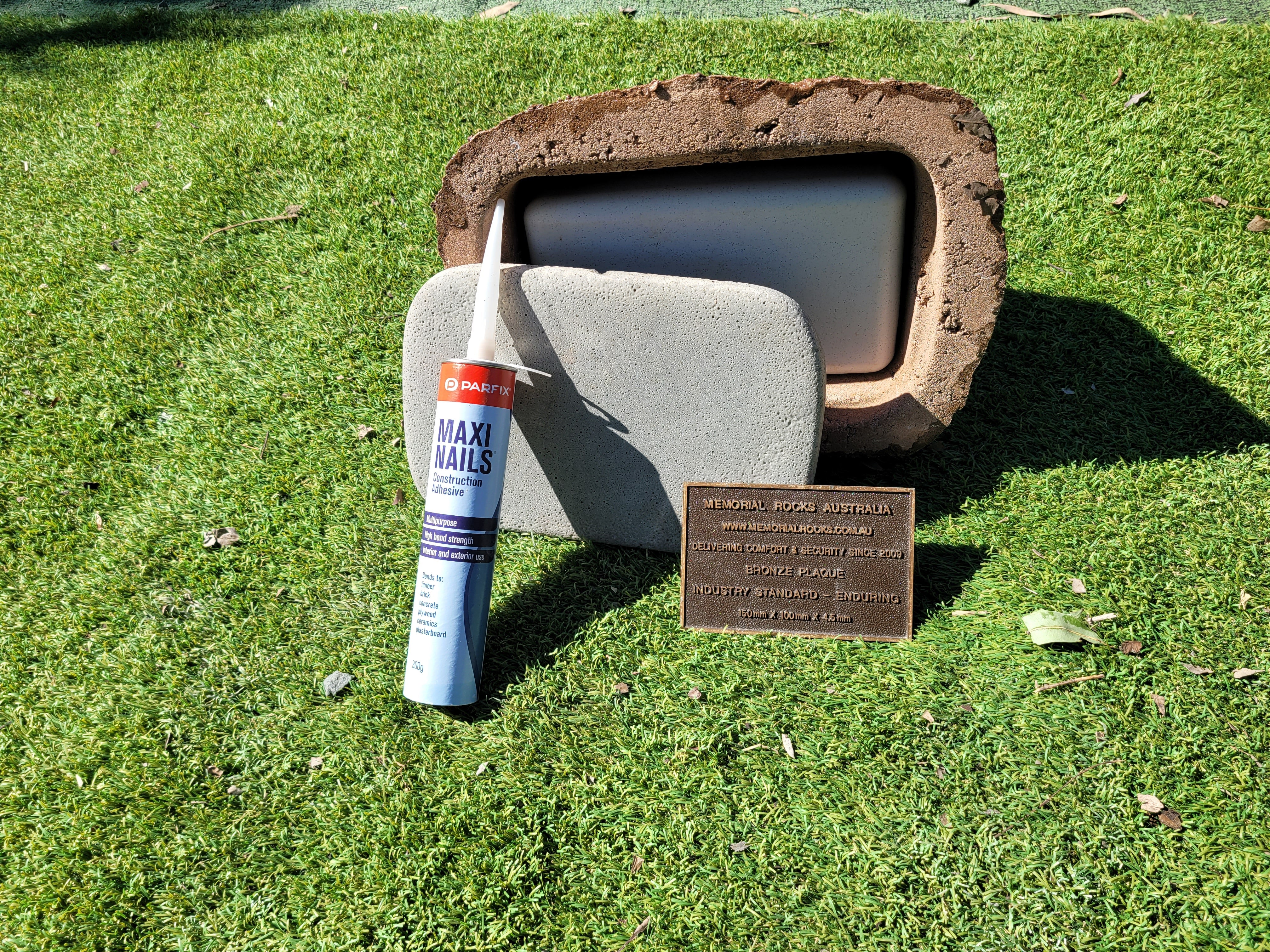 Memorial Rock Urn 1856 Regular Brown