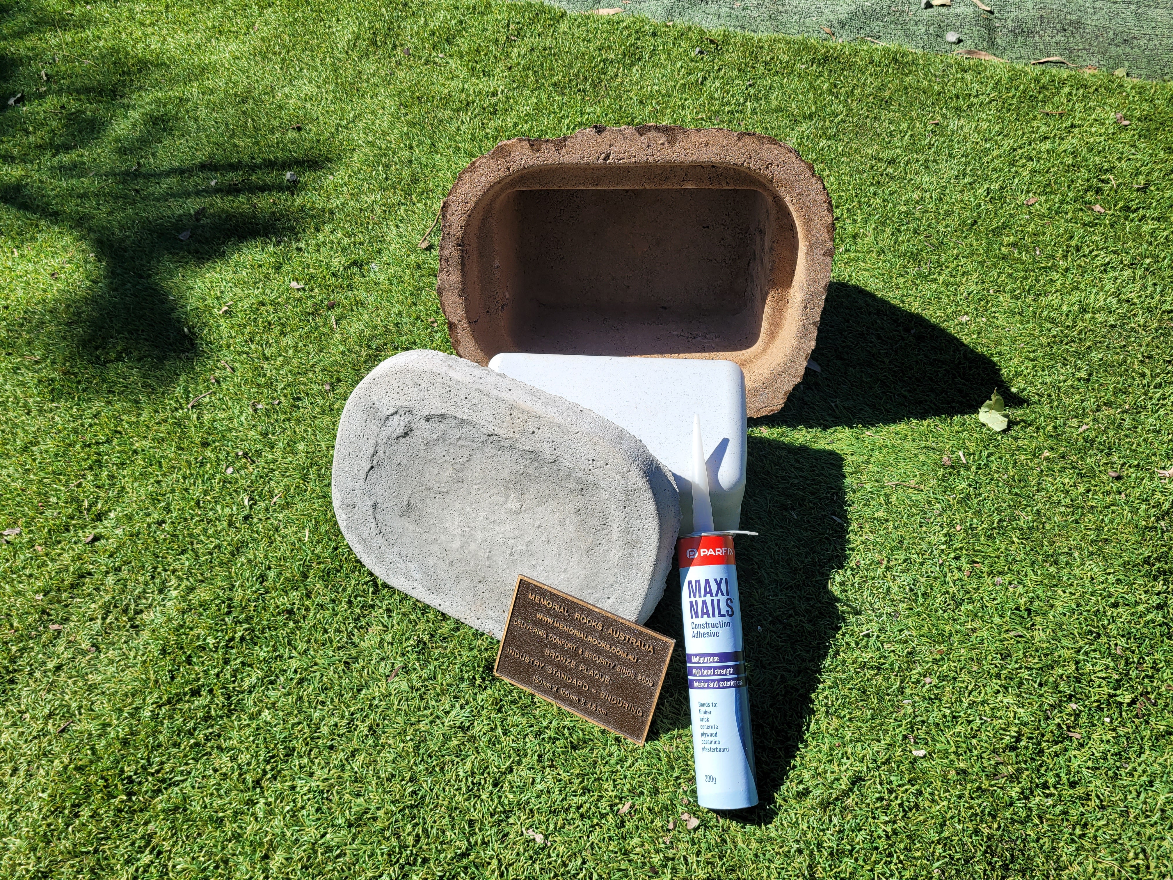 Memorial Rock Urn 1859  Medium Brown