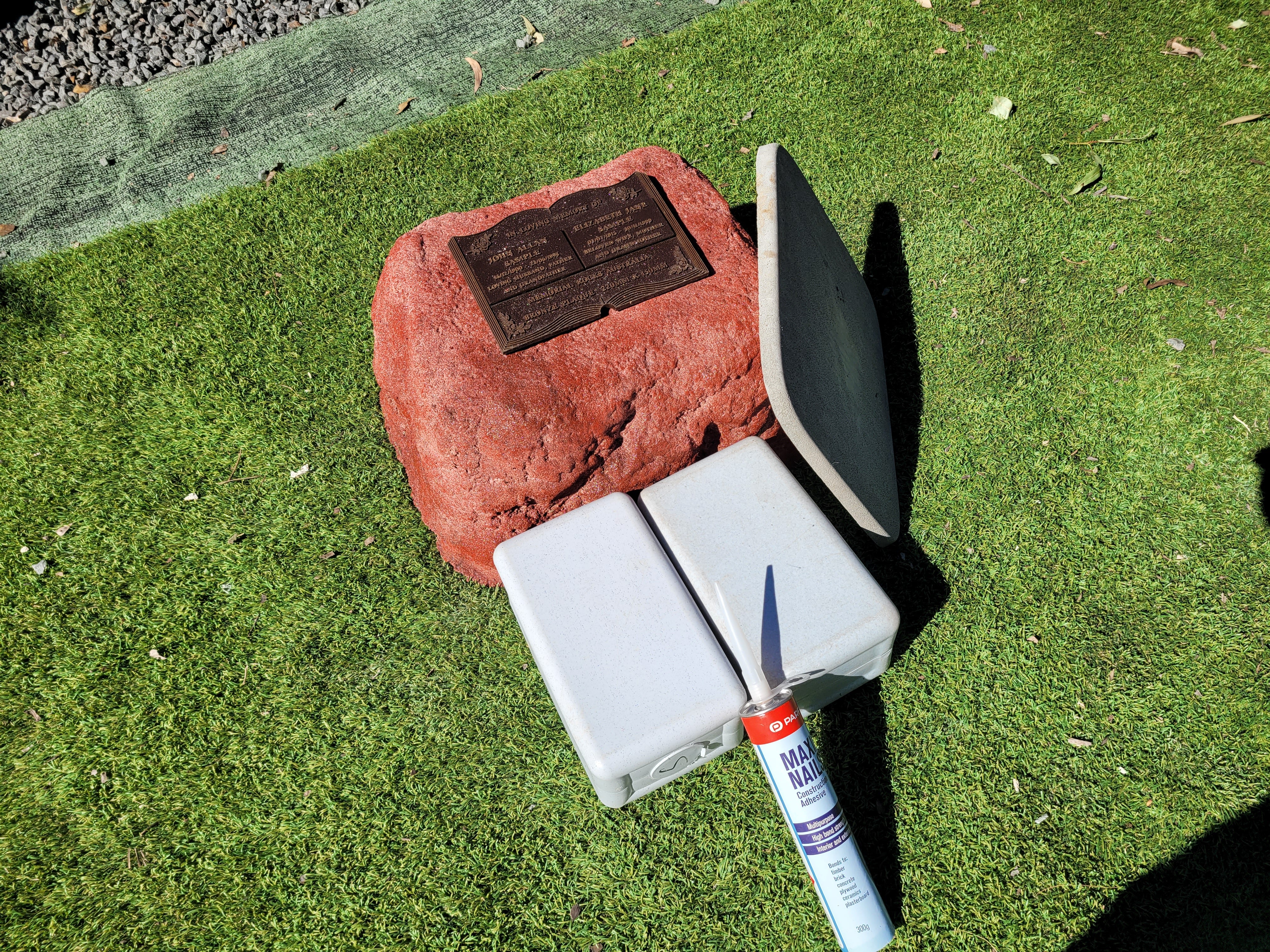 Memorial Rock Urn 1867 Large Double Pink / Red