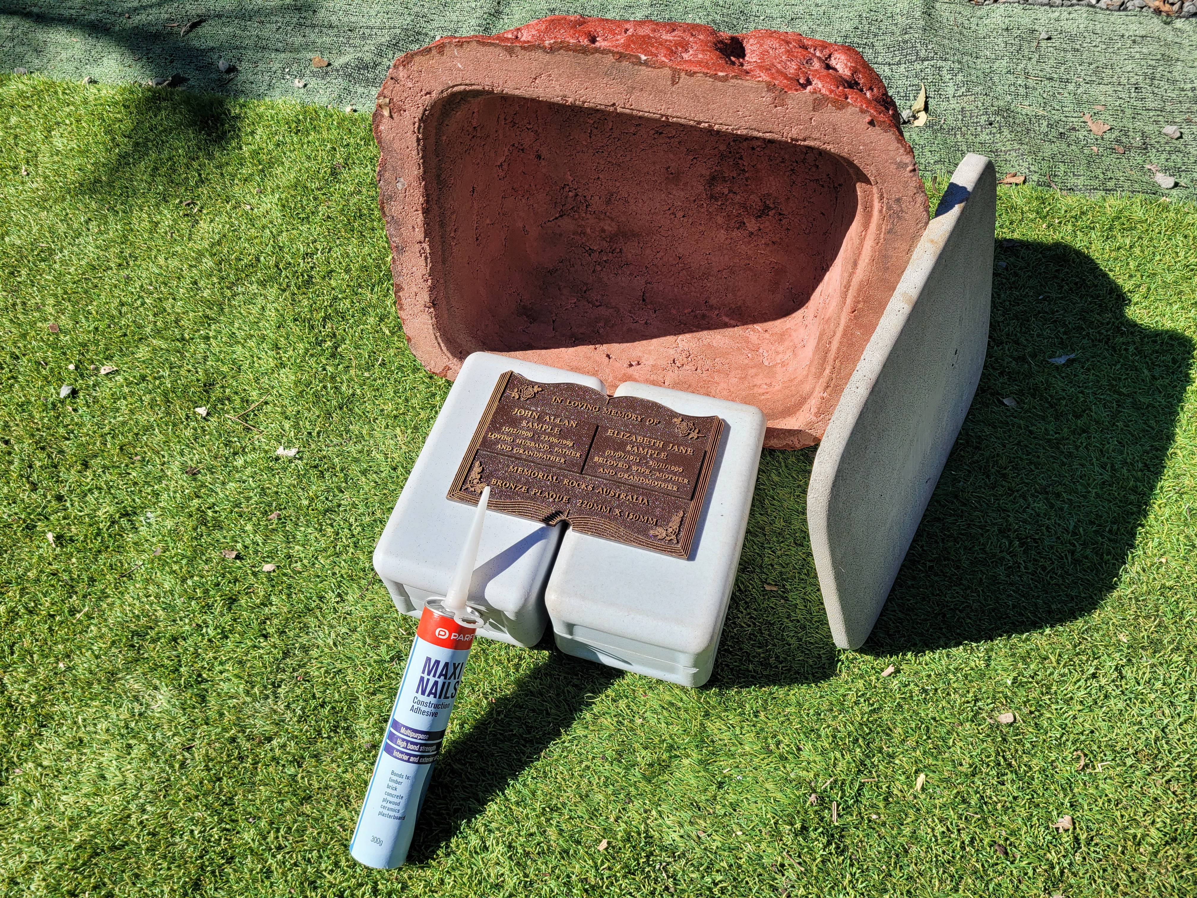 Memorial Rock Urn 1867 Large Double Pink / Red