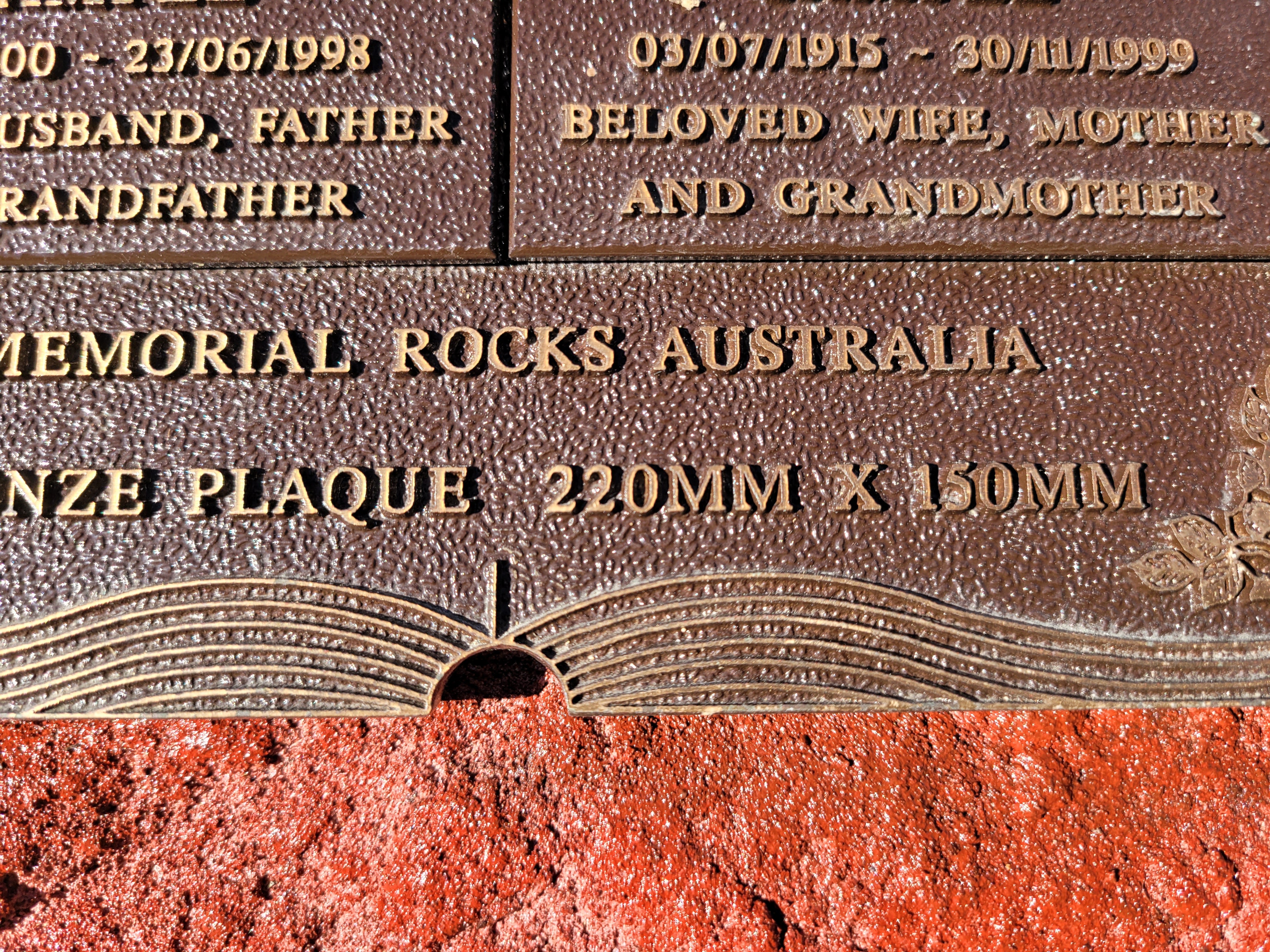 Memorial Rock Urn 1868 Large Double Pink / Red