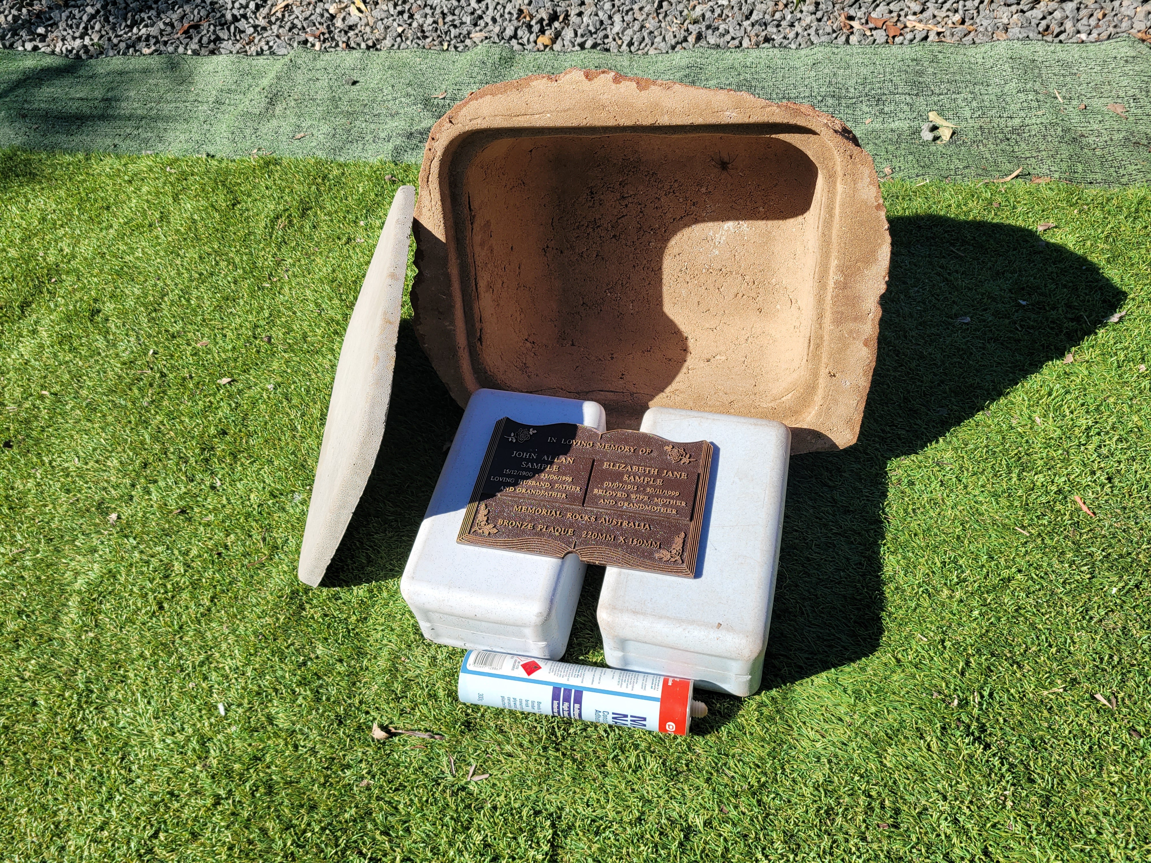 Memorial Rock Urn 1876 Large Double Brown