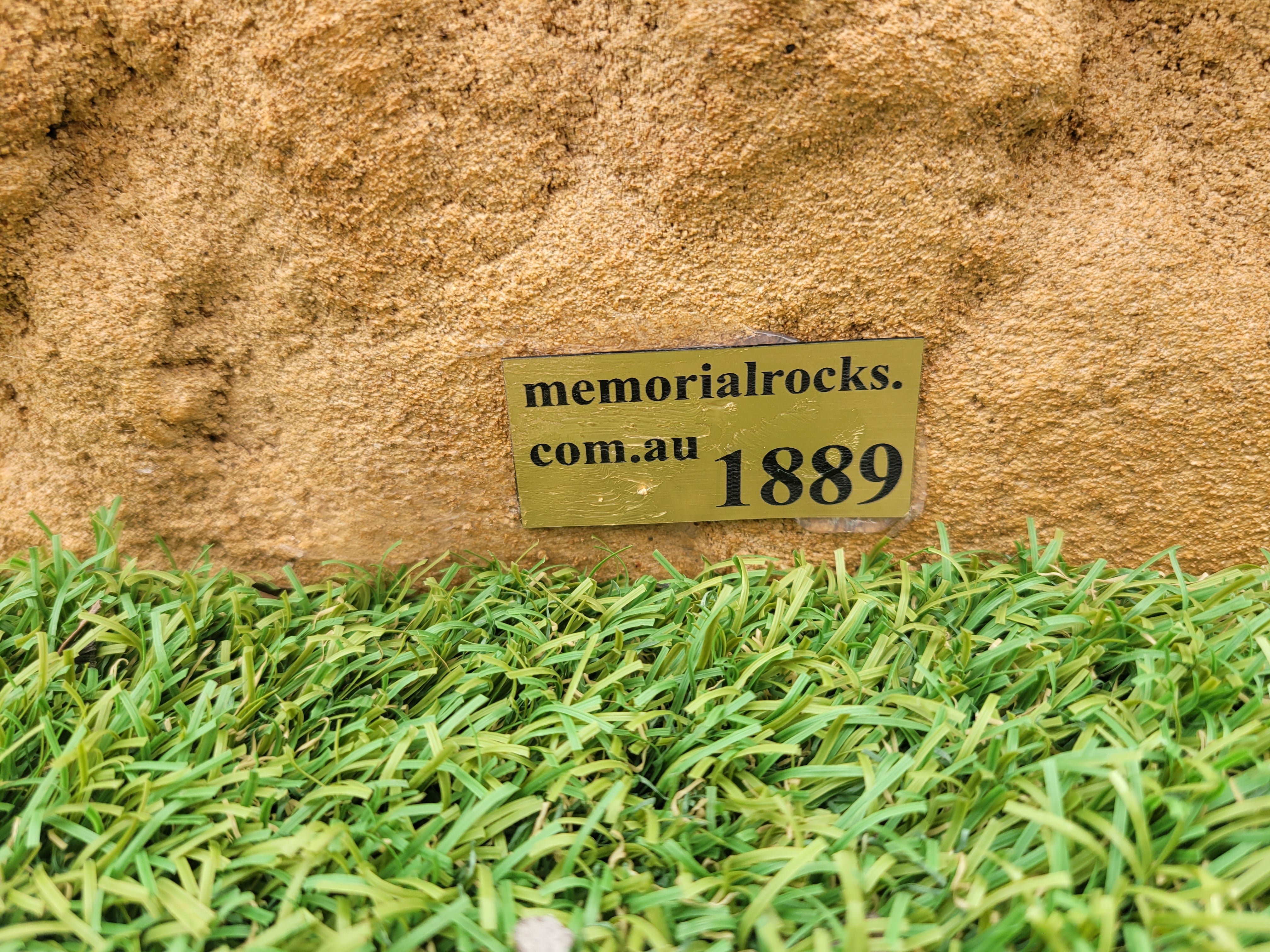 Memorial Rock Urn 1889 Regular Sandstone