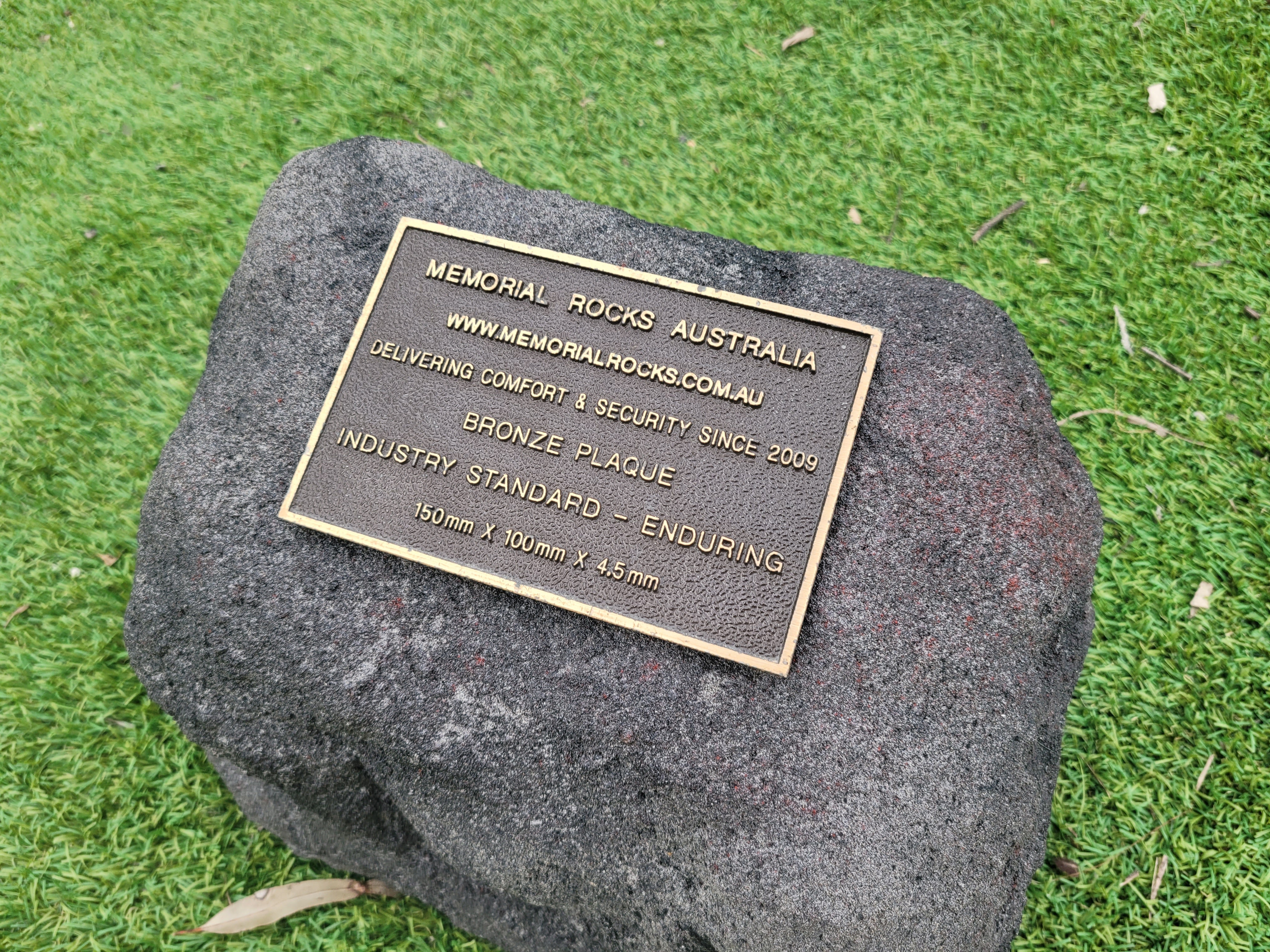 Memorial Rock Urn 1890 Regular Black