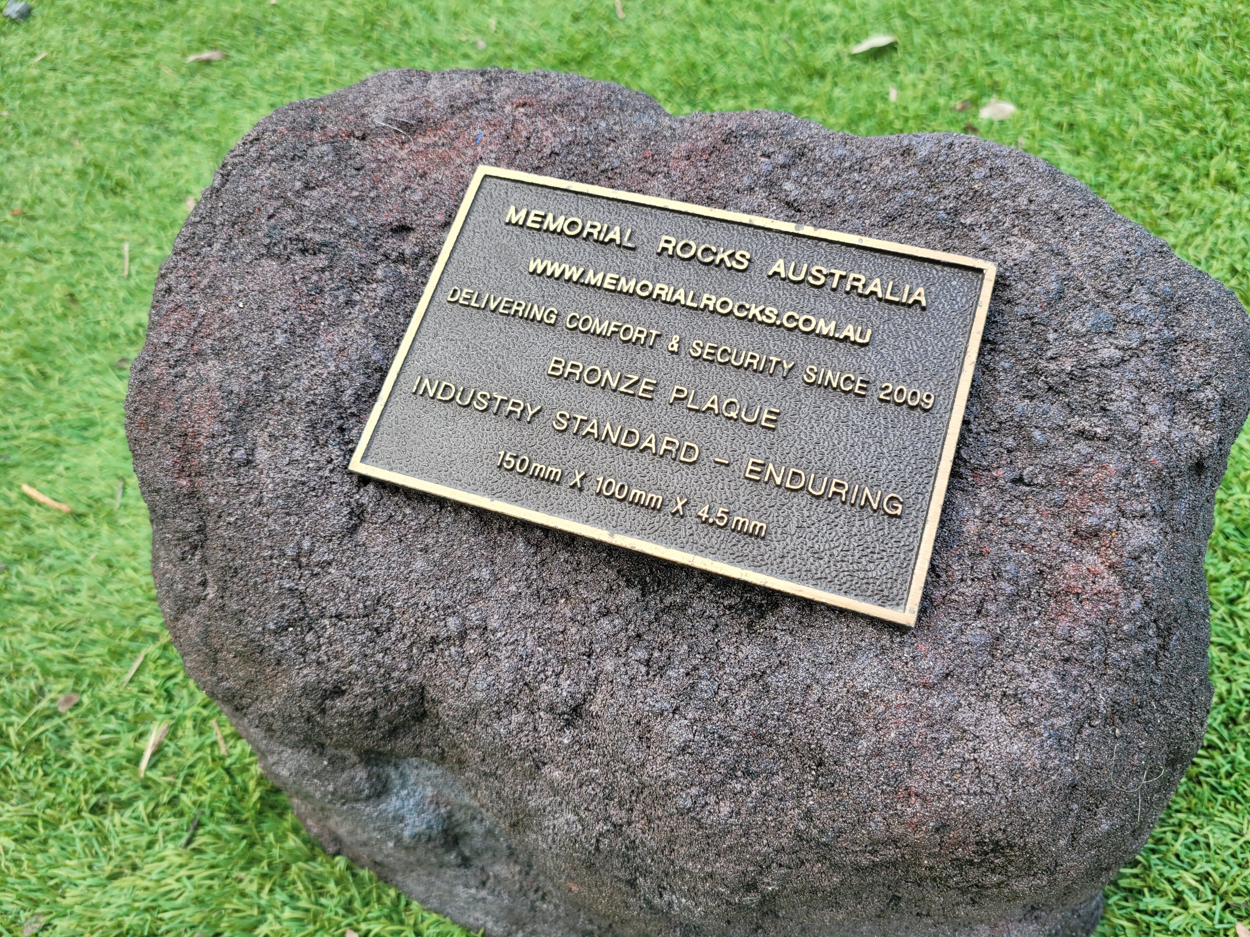 Memorial Rock Urn 1893 Regular Black