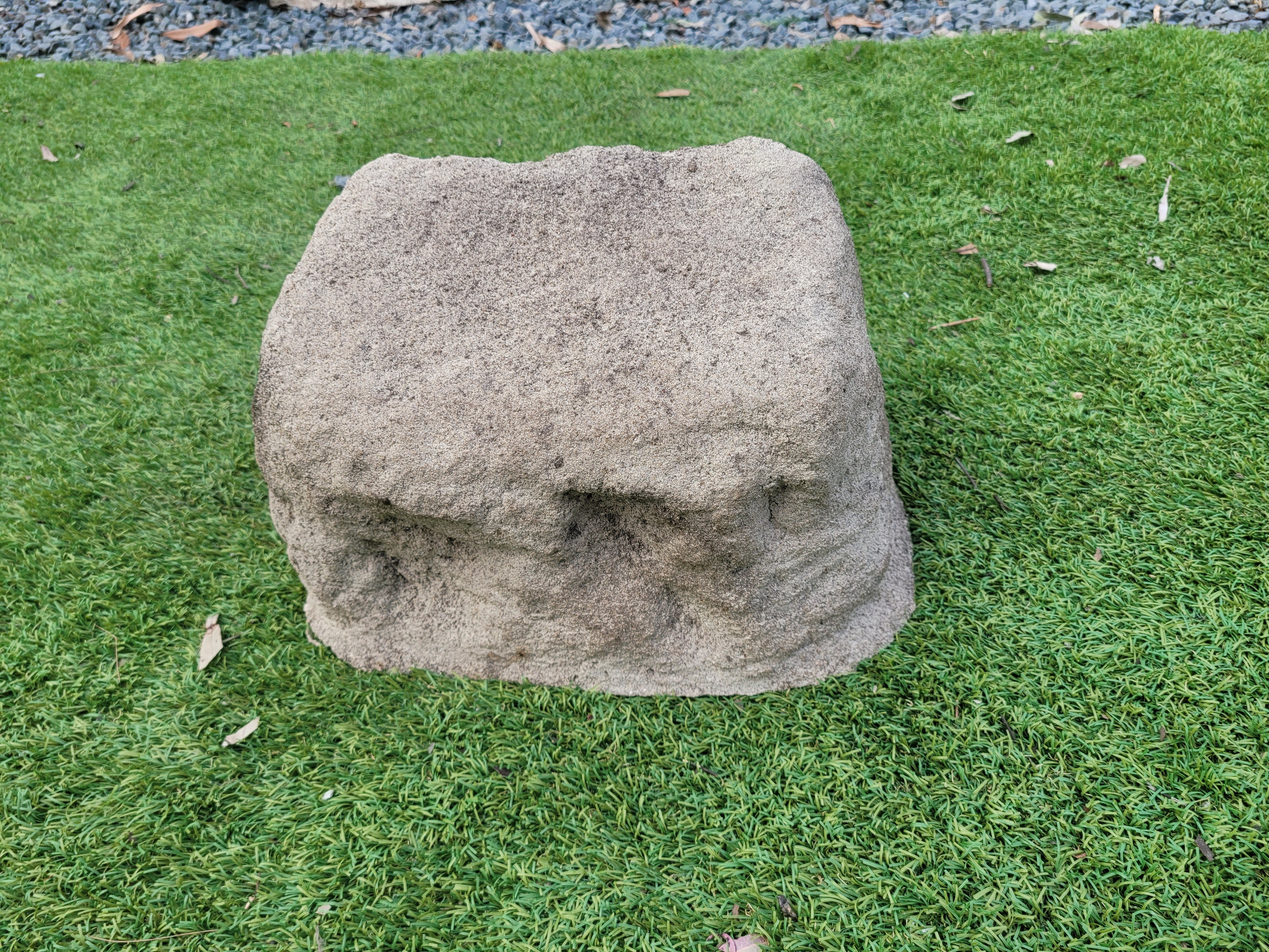 Memorial Rock Urn 1894 Regular Natural Riversand