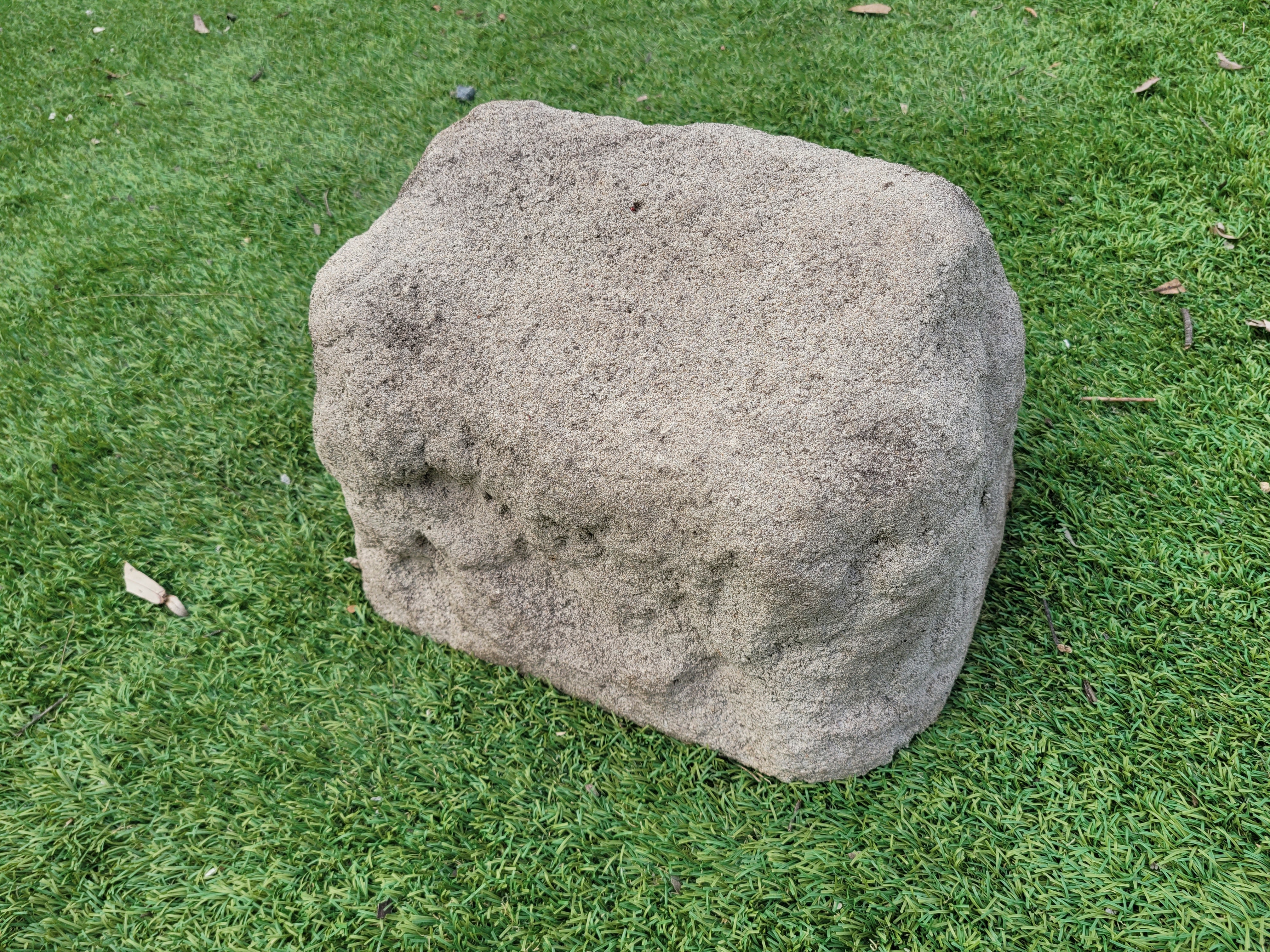 Memorial Rock Urn 1895 Regular Natural Riversand