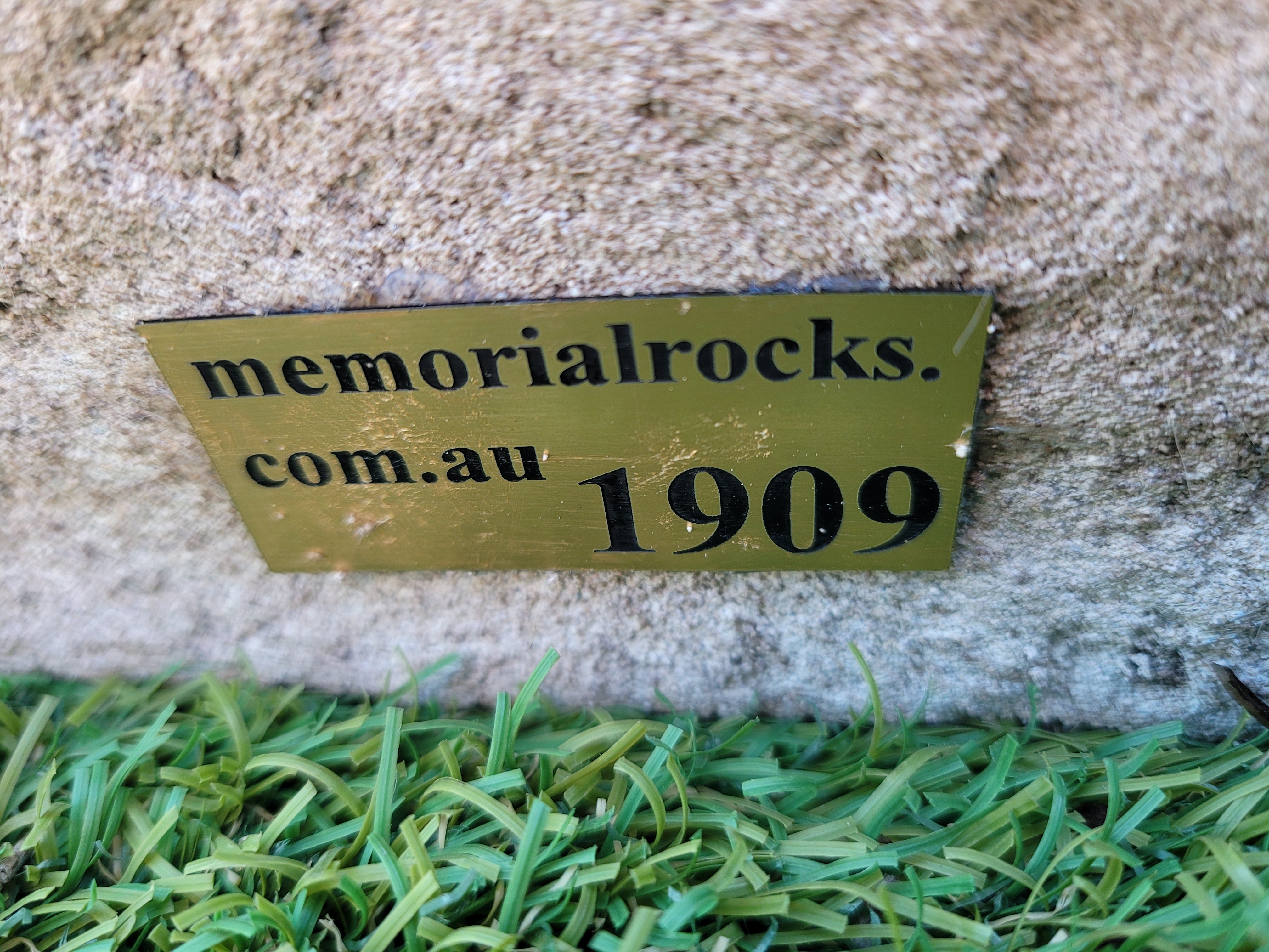 Memorial Rock Urn 1909 Large Double Natural Riversand