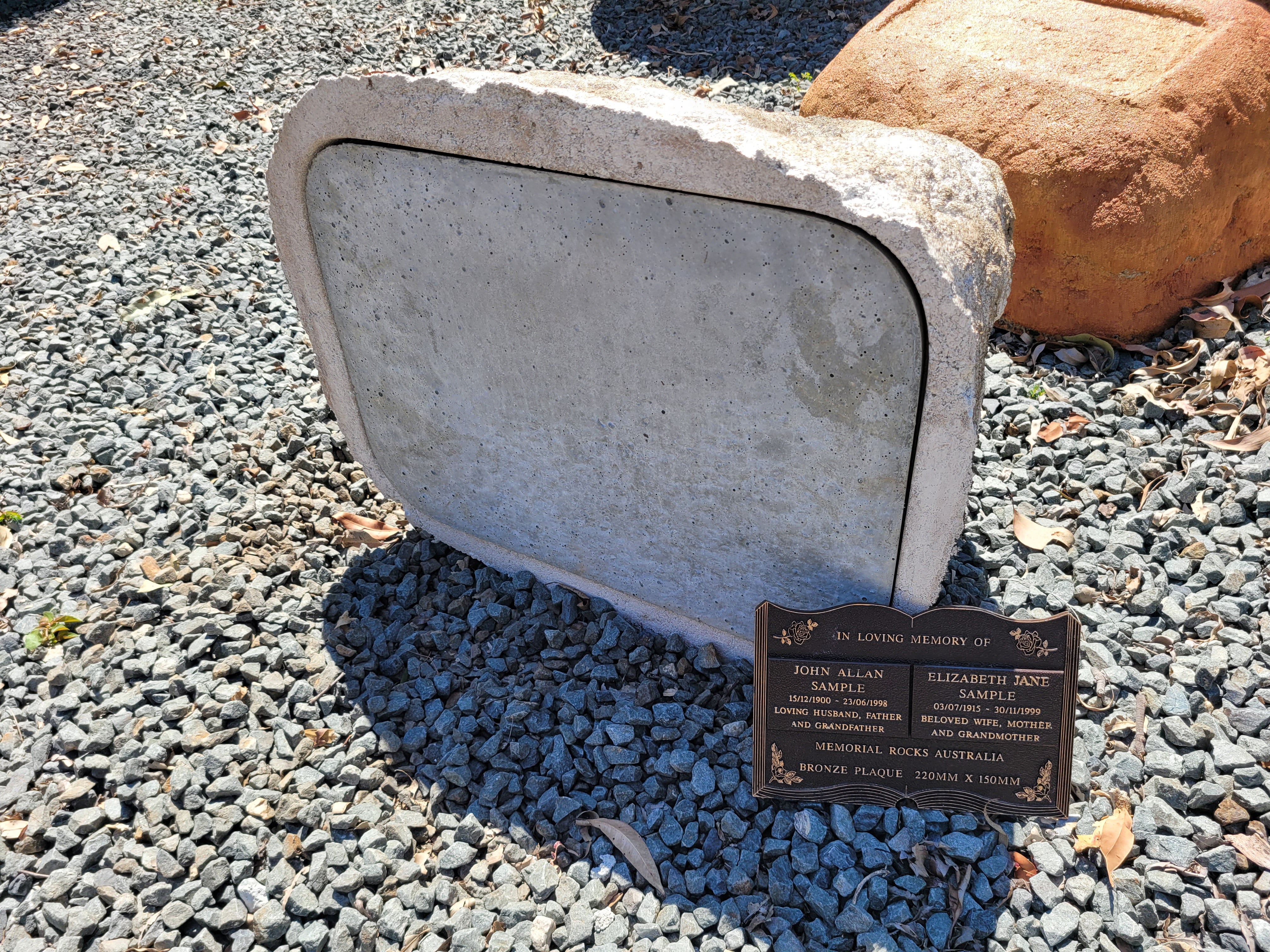 Memorial Rock Urn 1910 Extra-Large  Natural Riversand