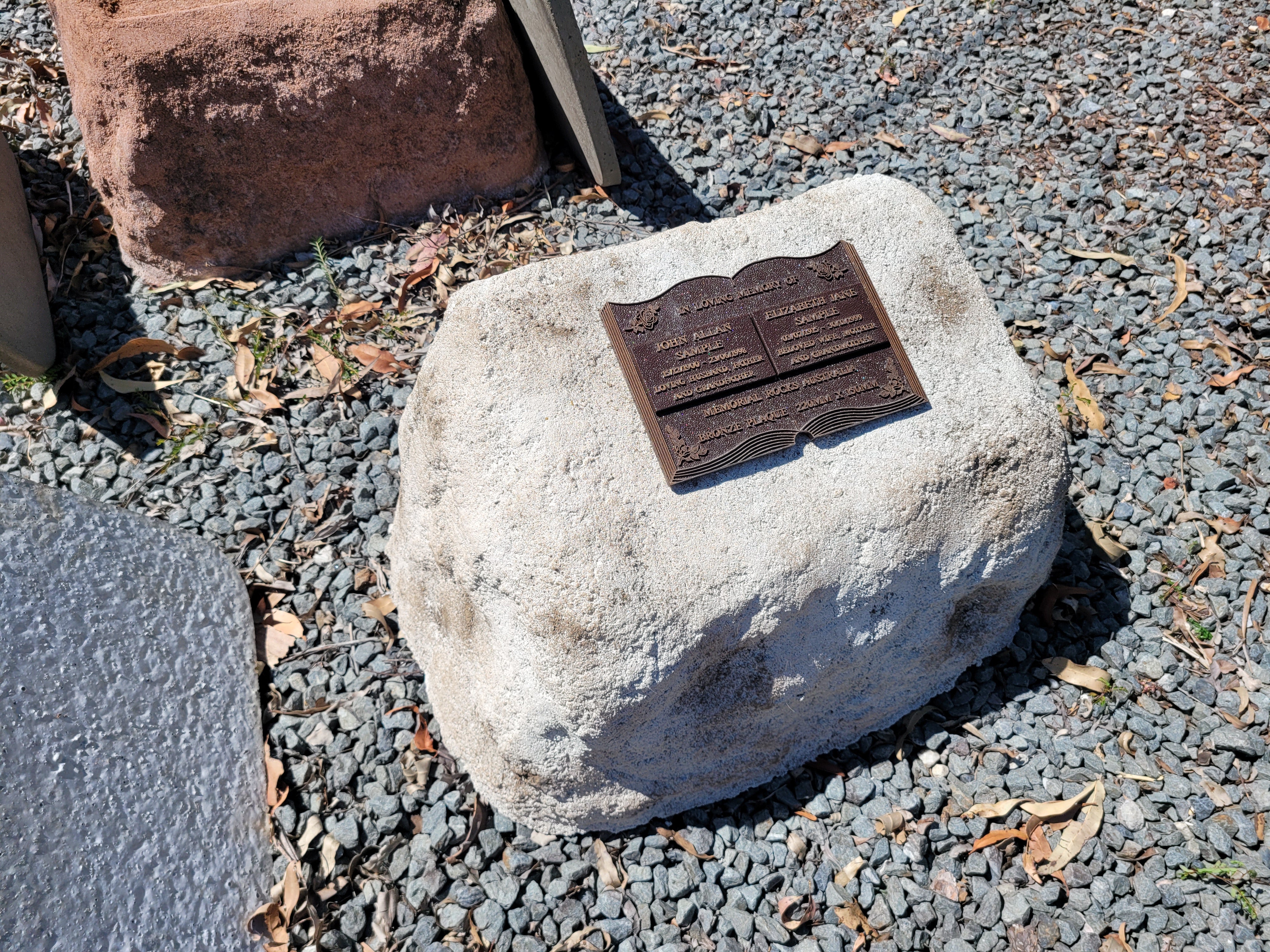 Memorial Rock Urn 1911 Extra-Large  Natural Riversand