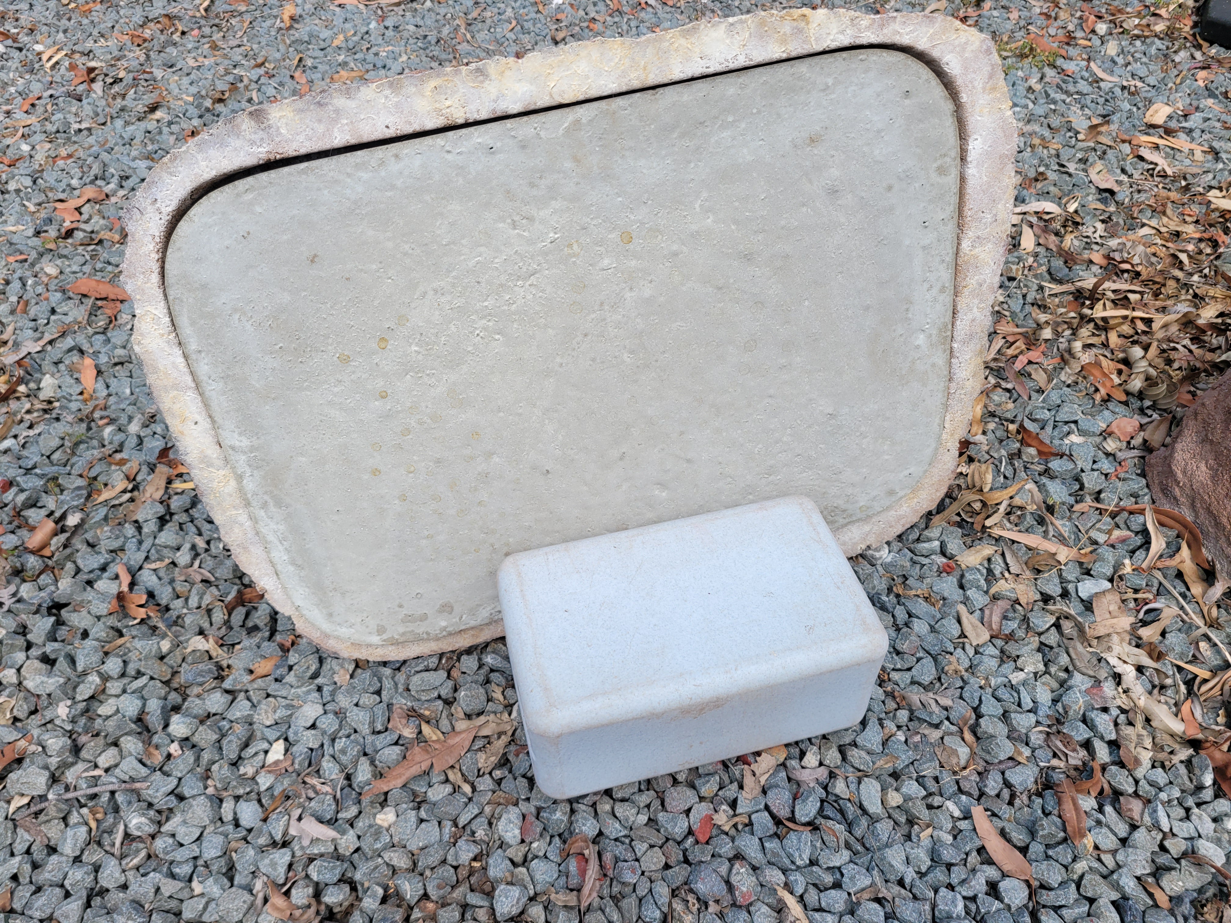 Memorial Rock Urn 1920 Extra-Large  Pink / Red