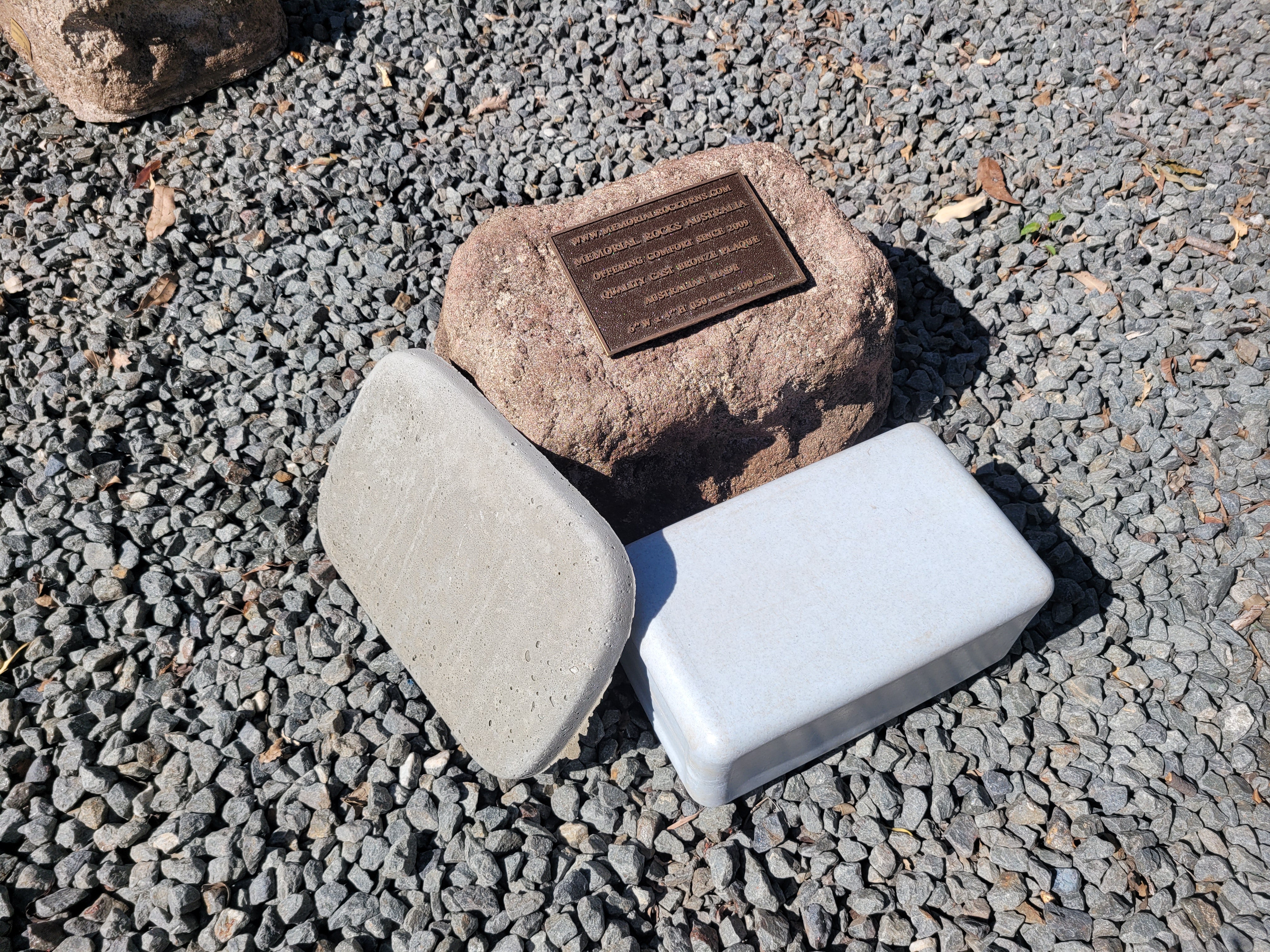 Memorial Rock Urn 2039 Regular Natural Riversand