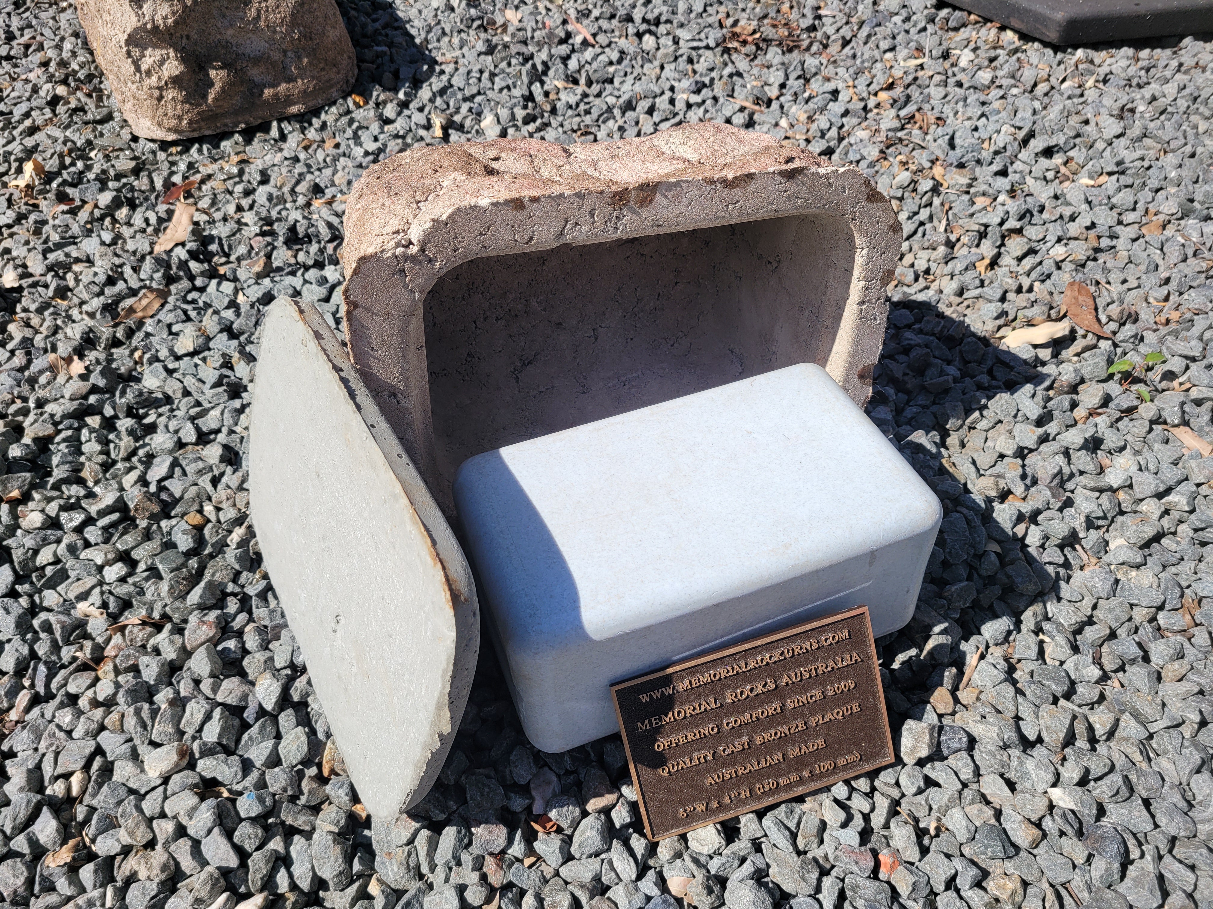 Memorial Rock Urn 2039 Regular Natural Riversand