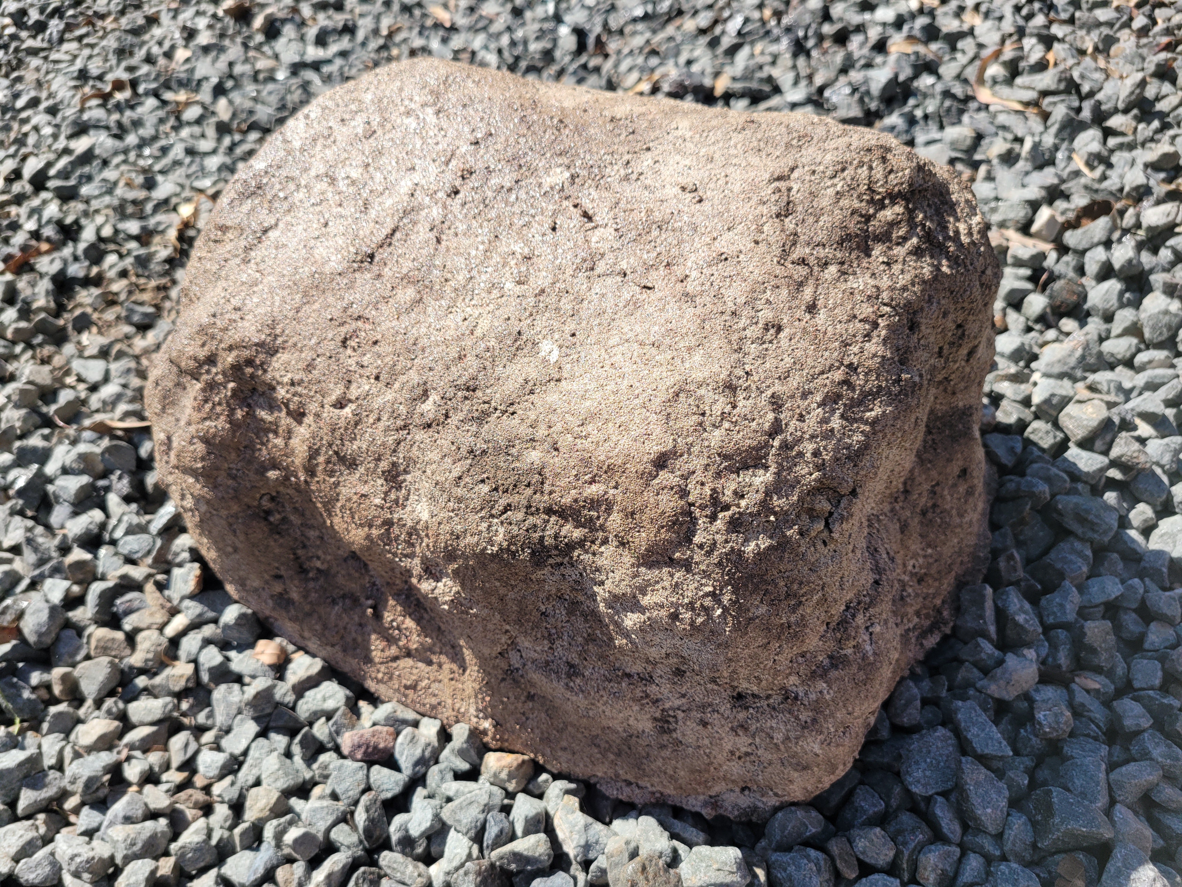 Memorial Rock Urn 2040 Regular Natural Riversand