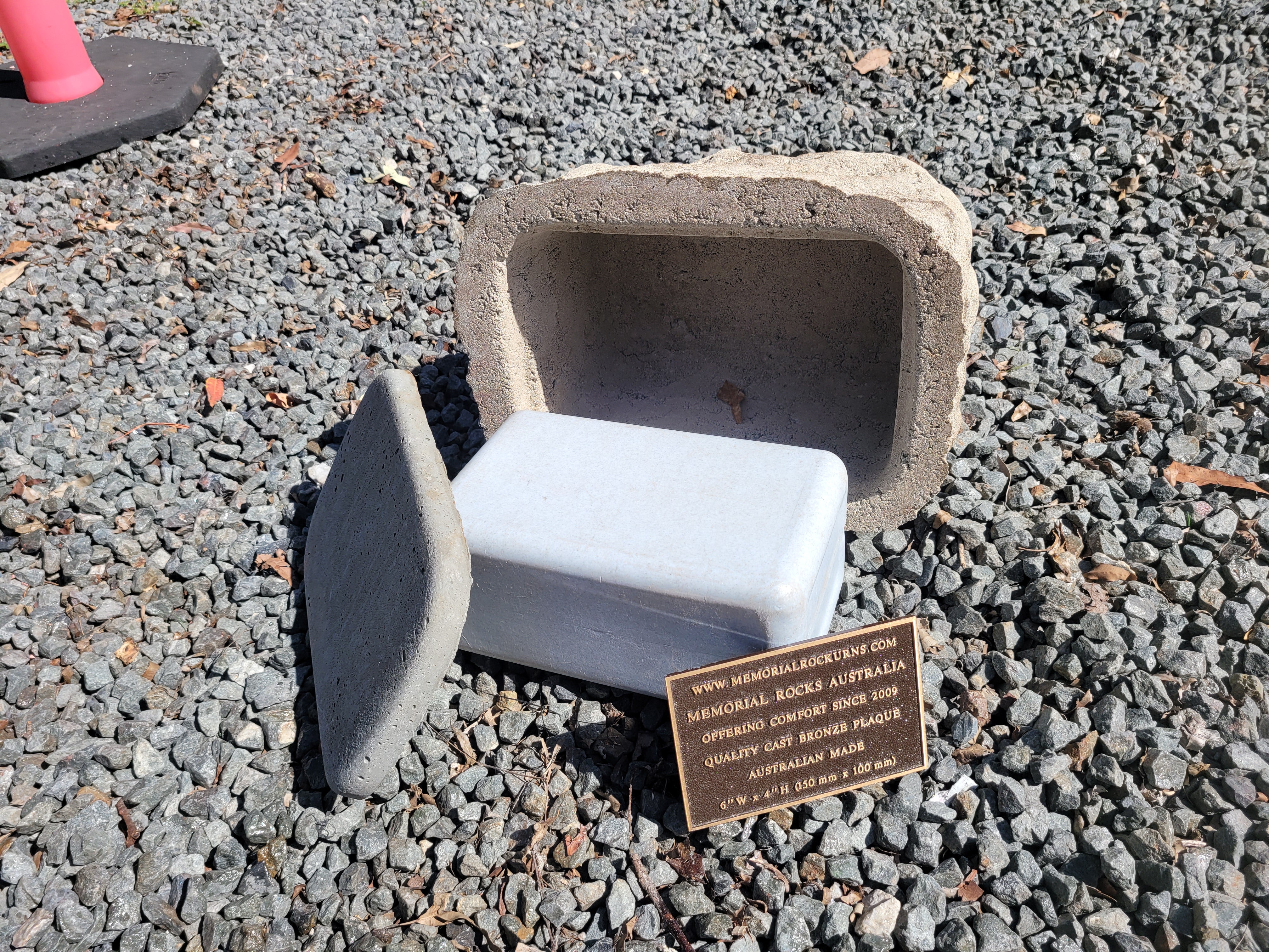 Memorial Rock Urn 2041 Regular Natural Riversand