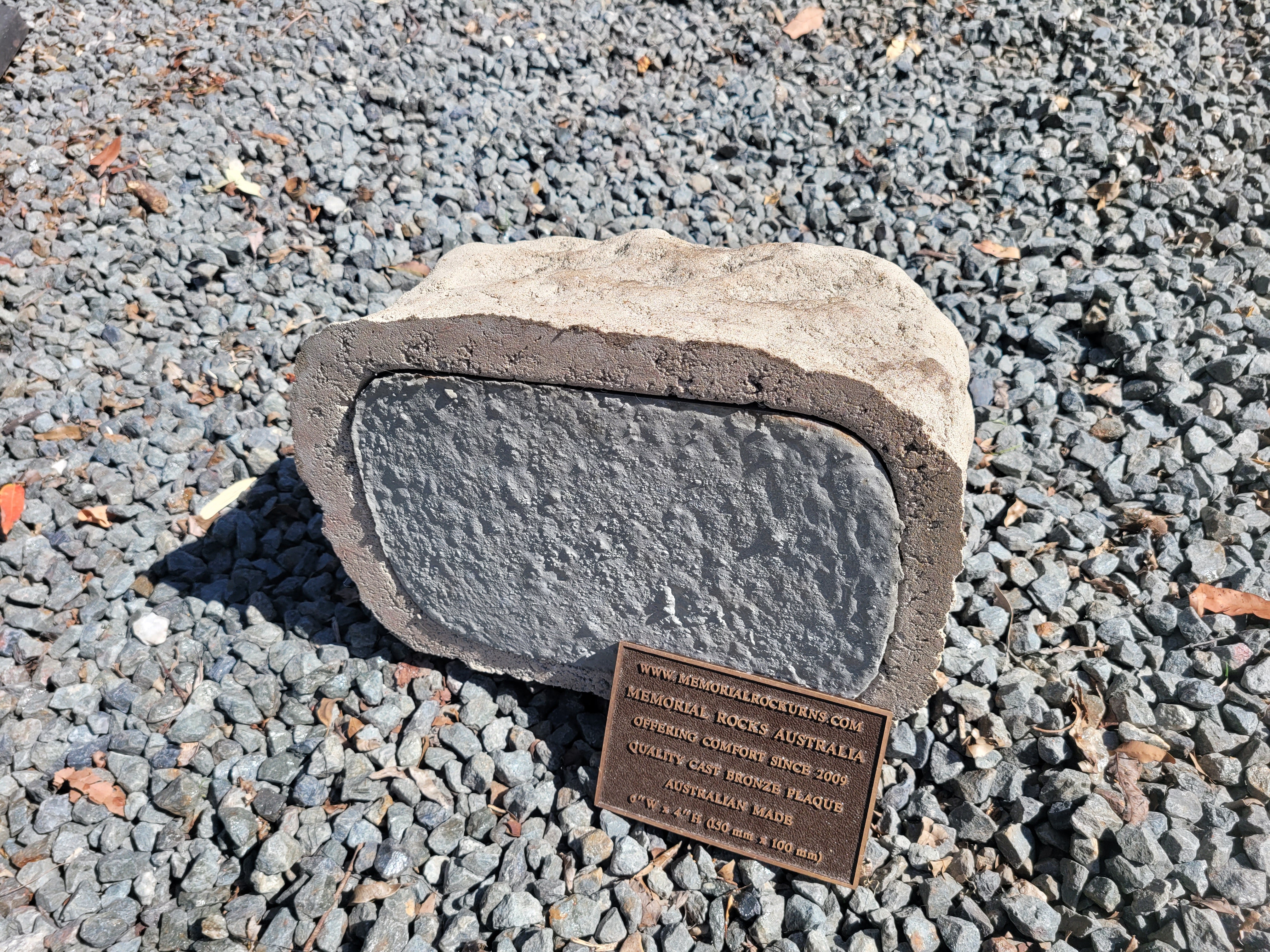 Memorial Rock Urn 2041 Regular Natural Riversand