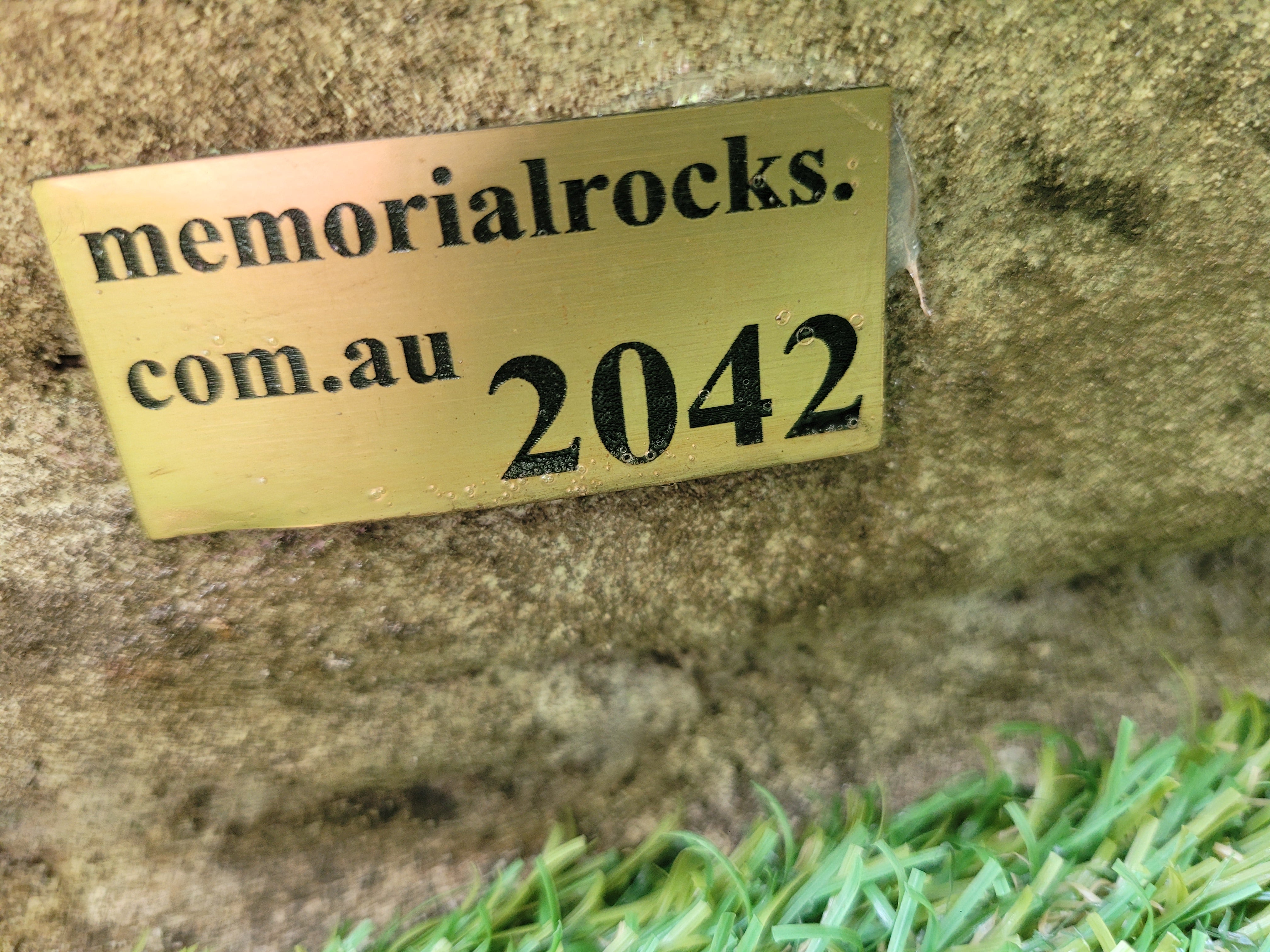 Memorial Rock Urn 2042 Large Double Natural Riversand