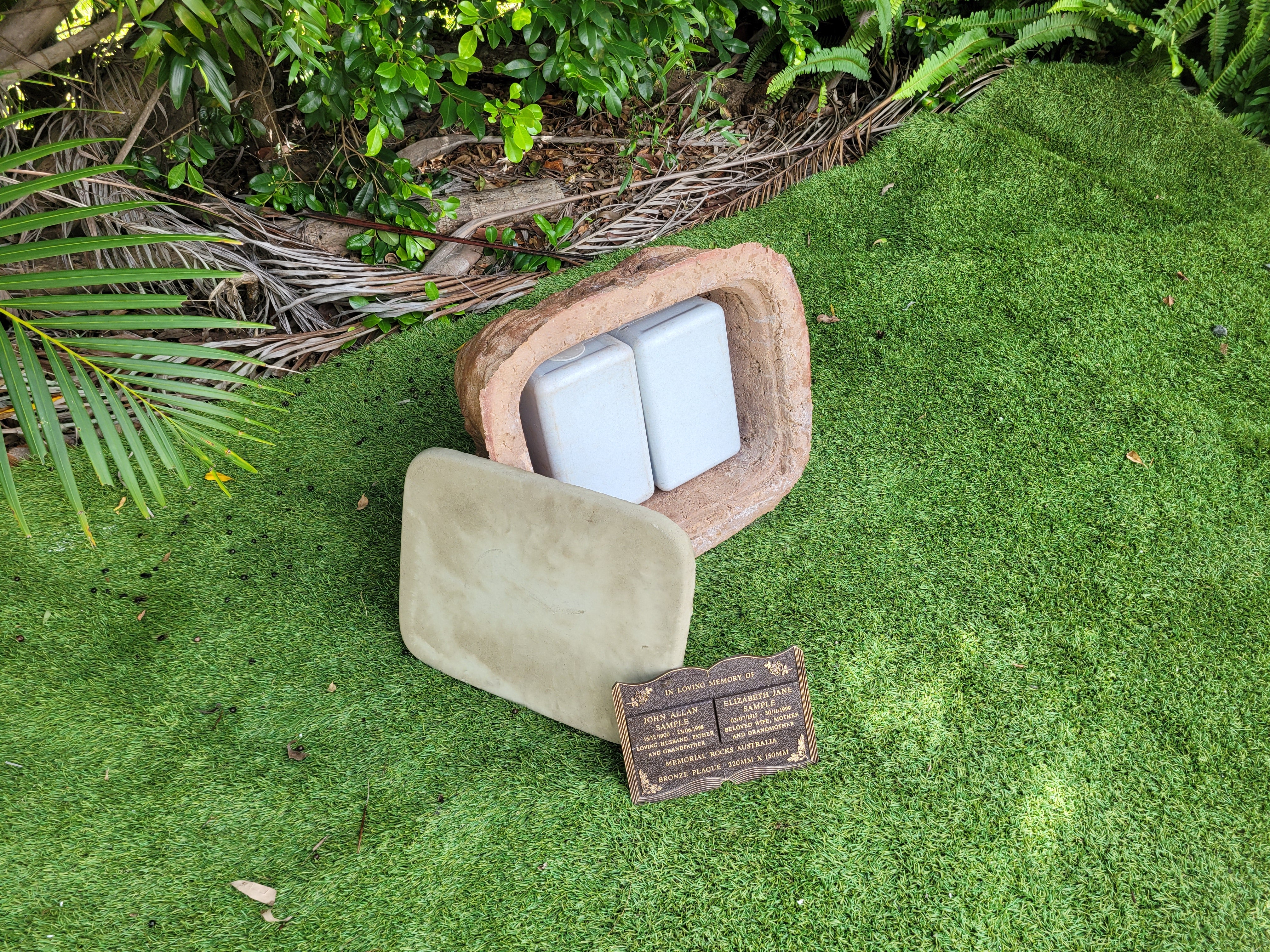 Memorial Rock Urn 2043 Large Double Brown