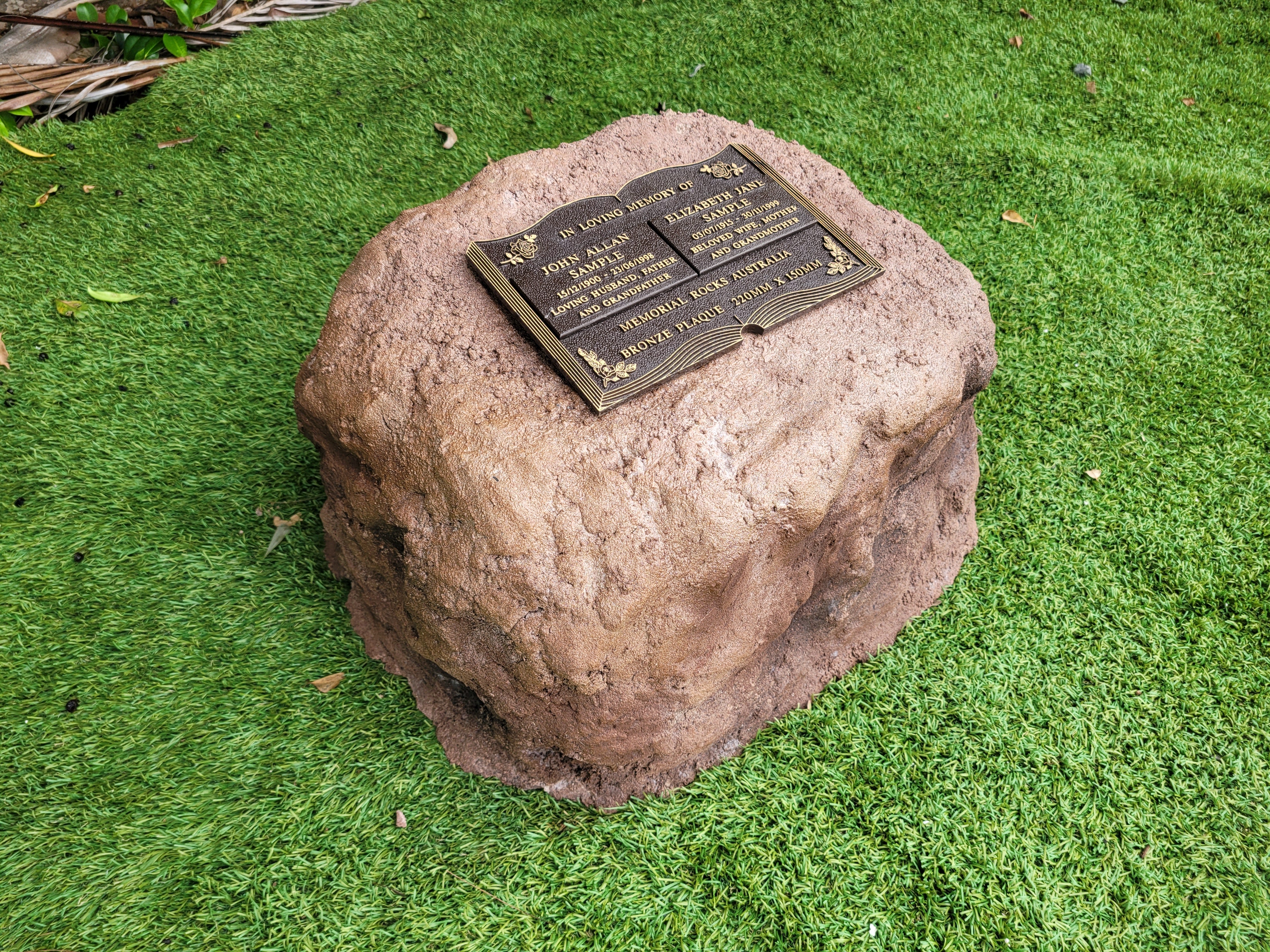 Memorial Rock Urn 2044 Large Double Brown