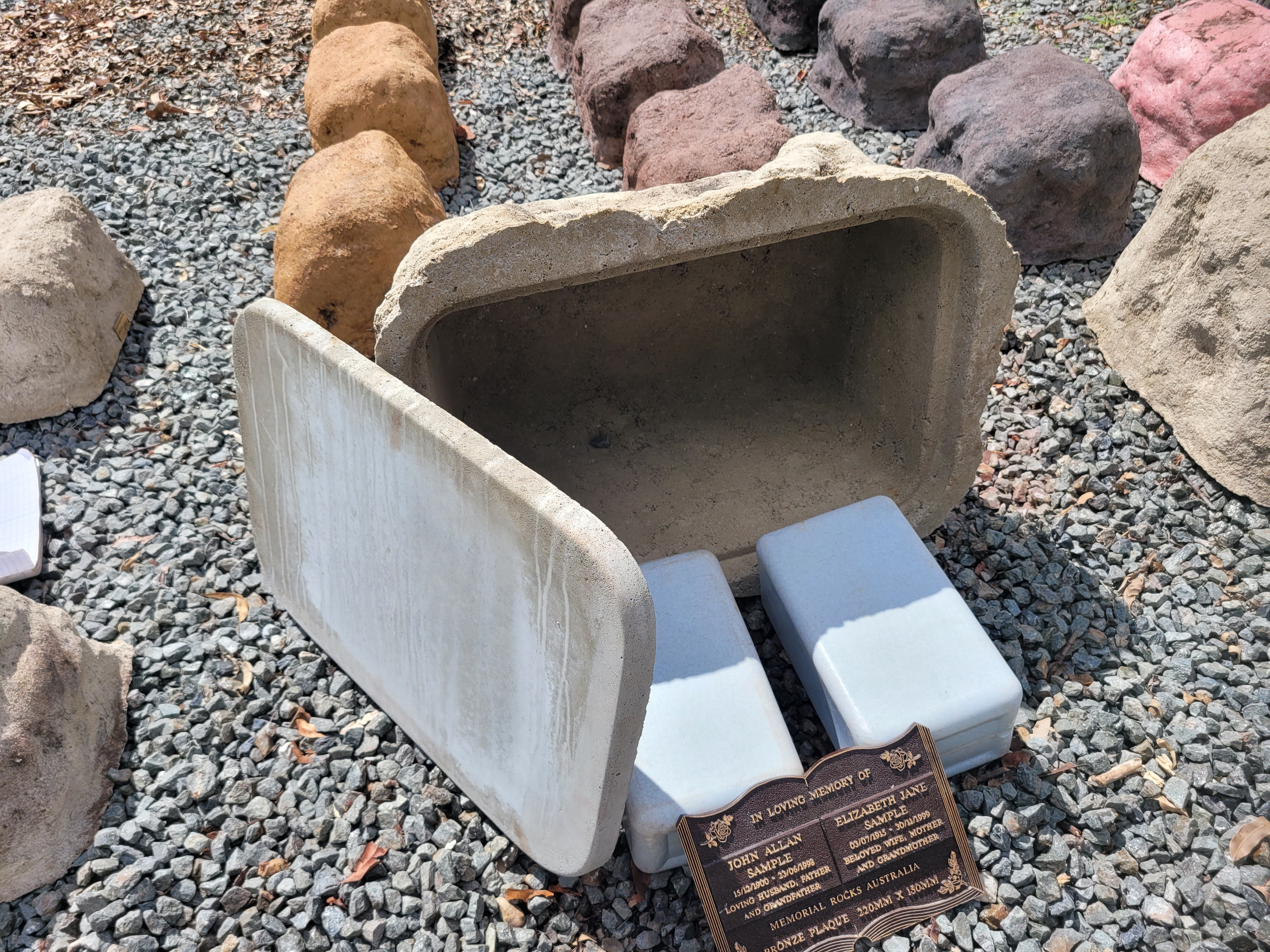 Memorial Rock Urn 2048 Extra-Large  Natural Riversand