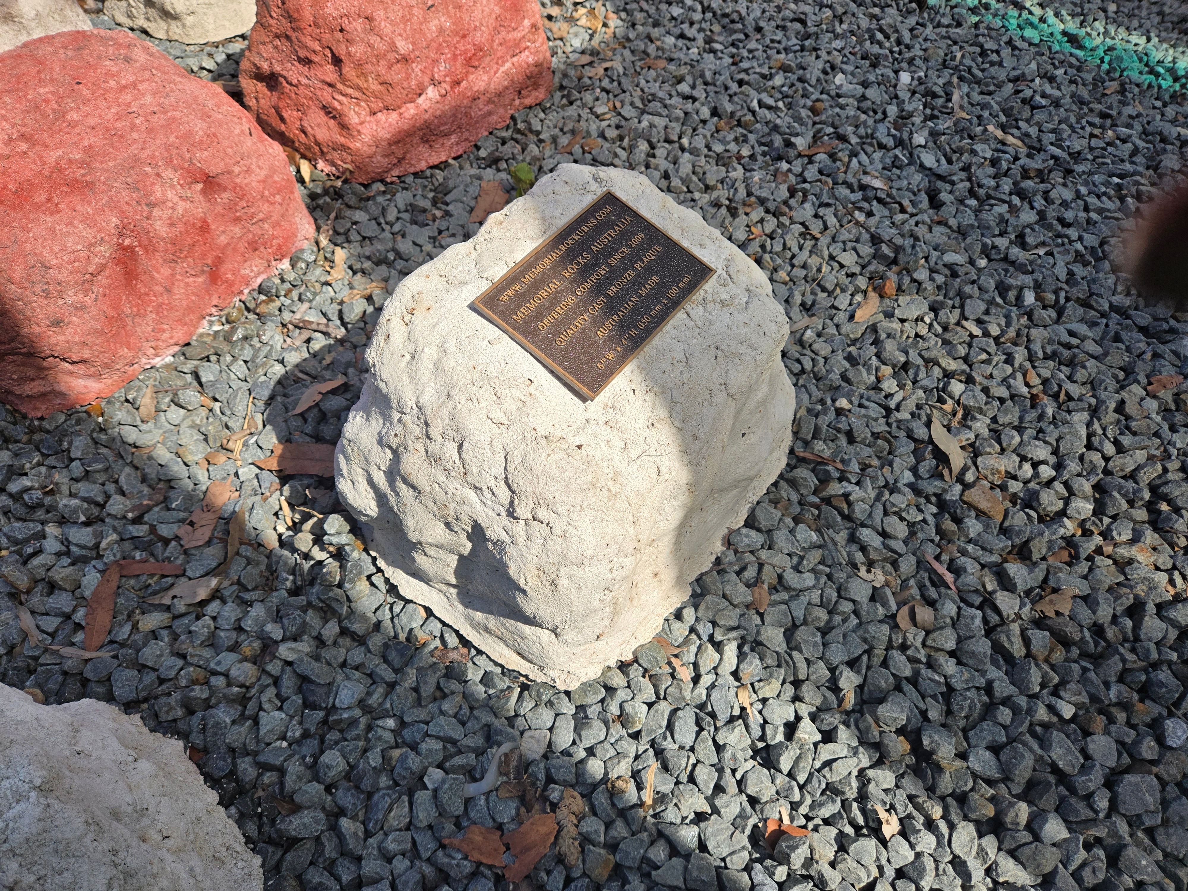 Memorial Rock Urn 2124 Regular White
