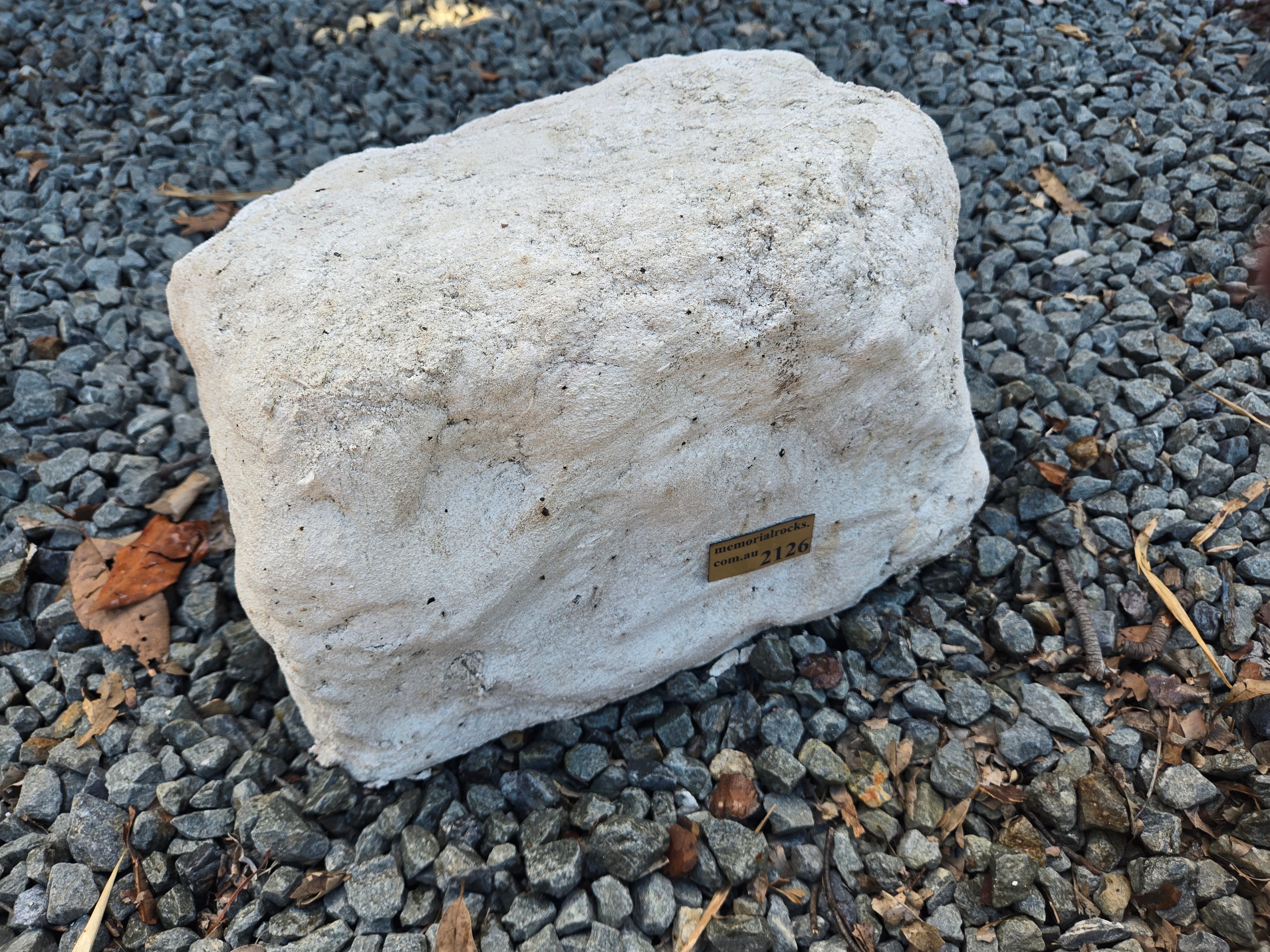 Memorial Rock Urn 2126 Regular White