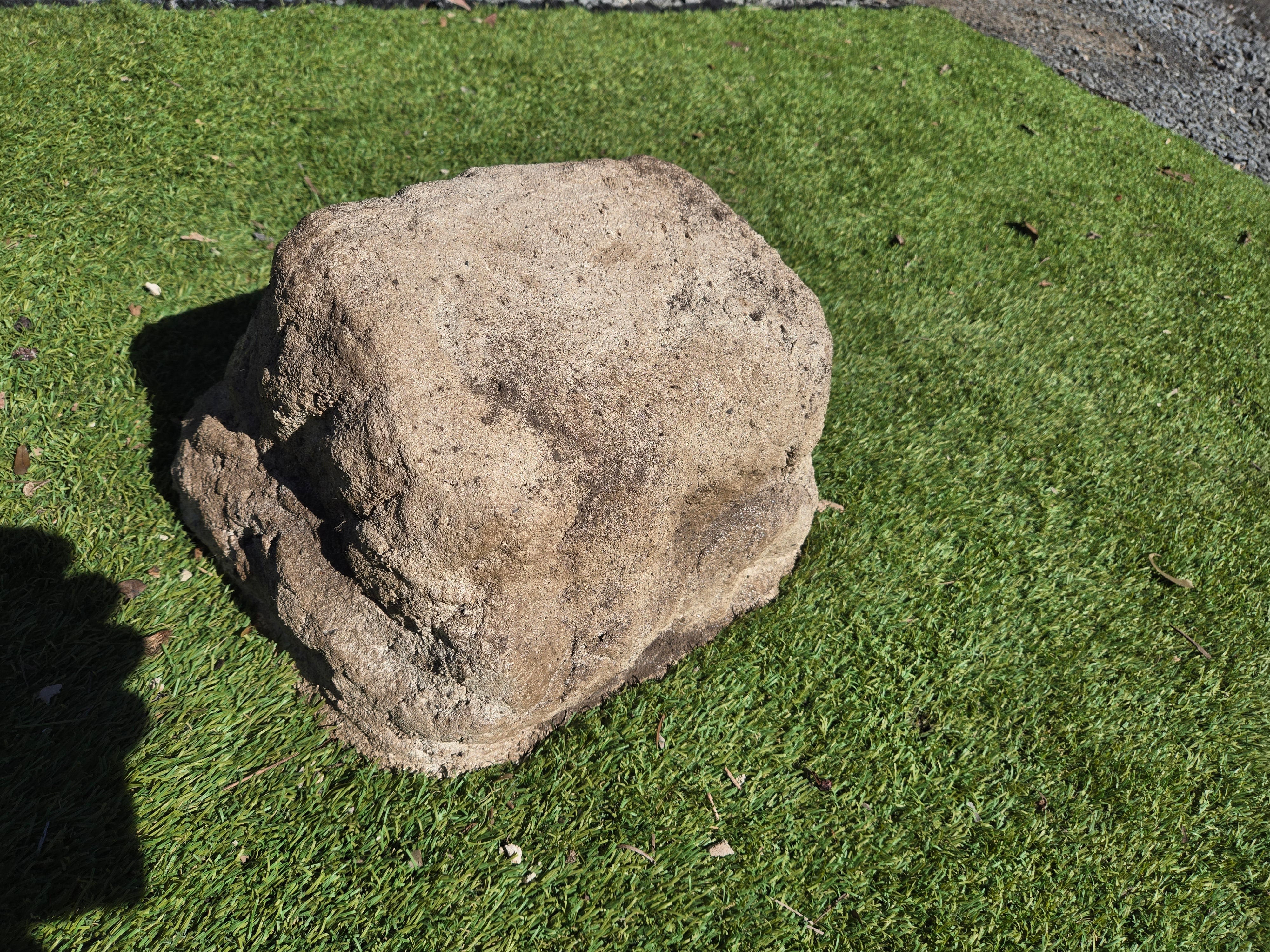 Memorial Rock Urn 2173 Medium Natural Riversand