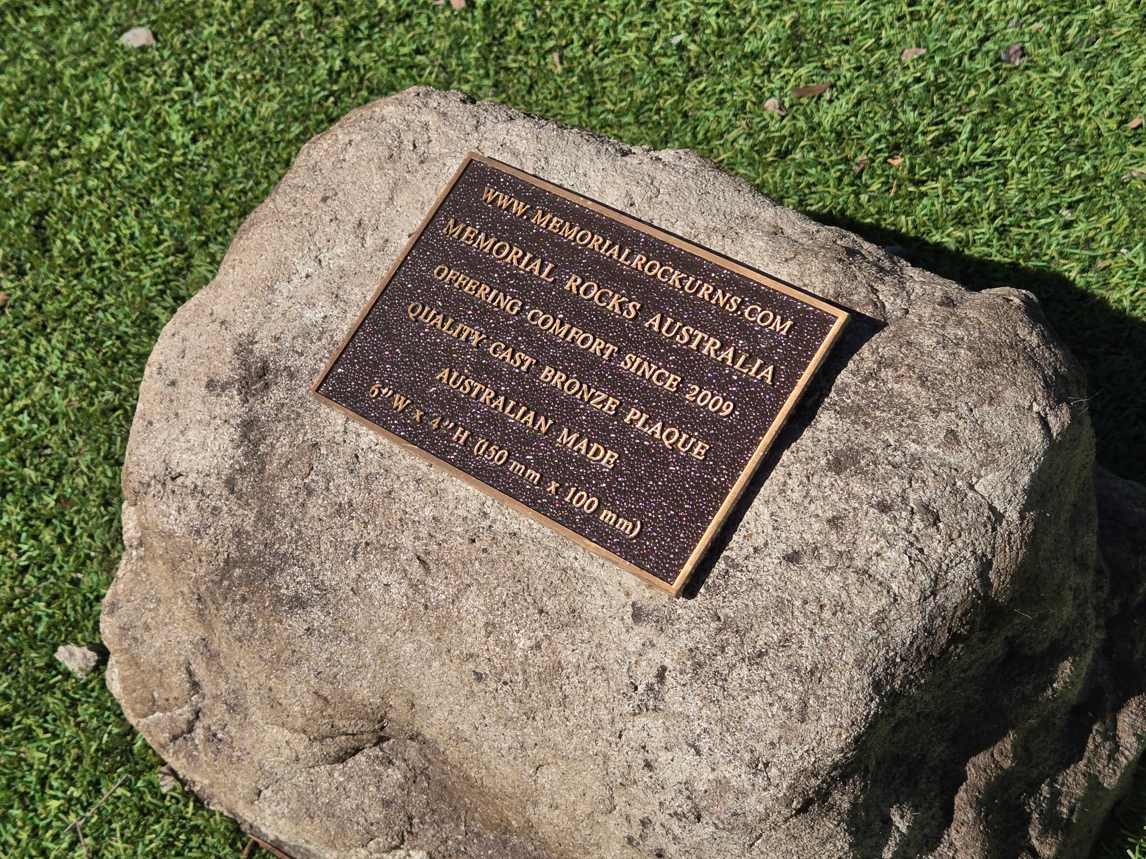 Memorial Rock Urn 2173 Medium Natural Riversand