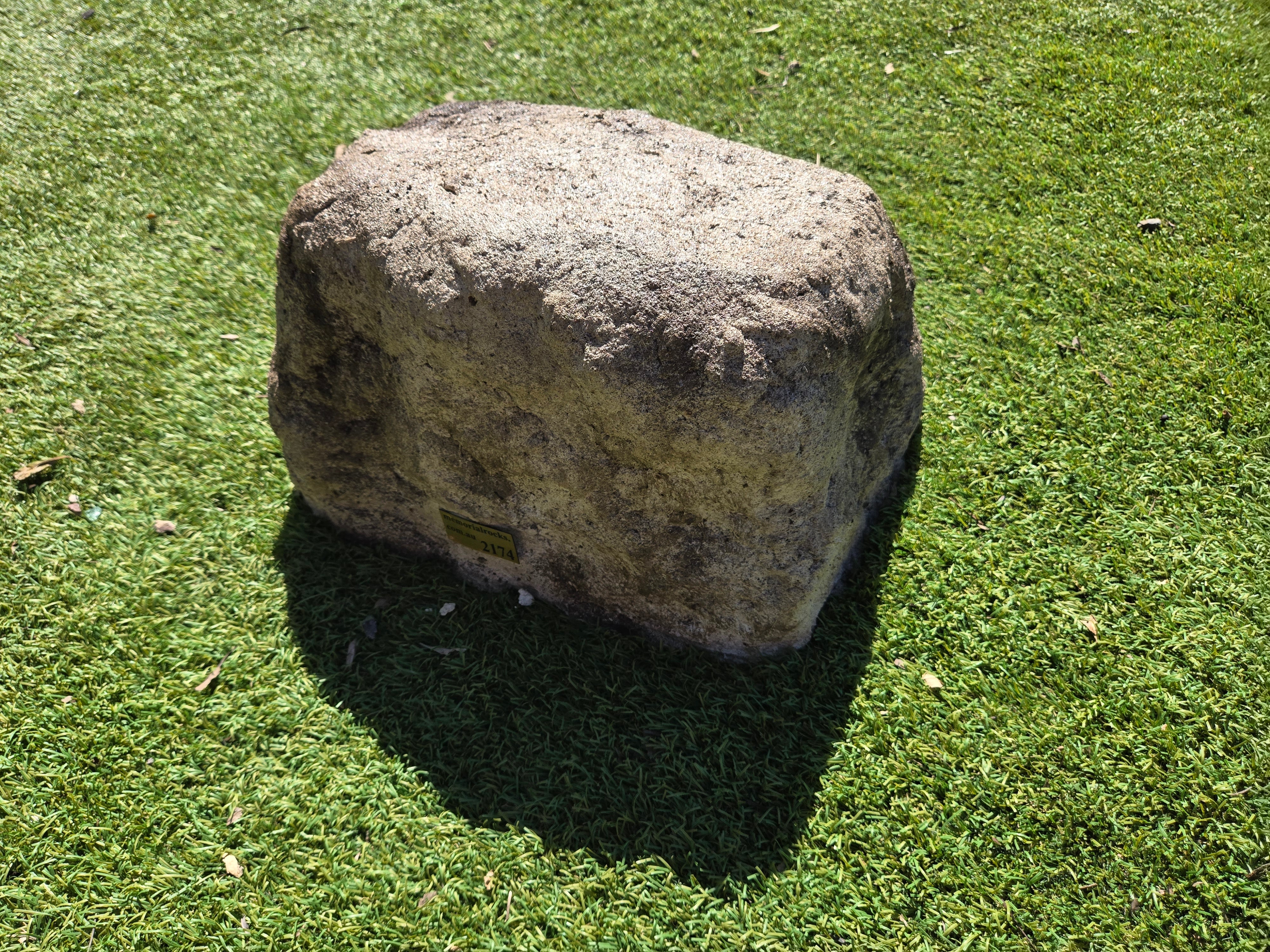 Memorial Rock Urn 2174 Medium Natural Riversand