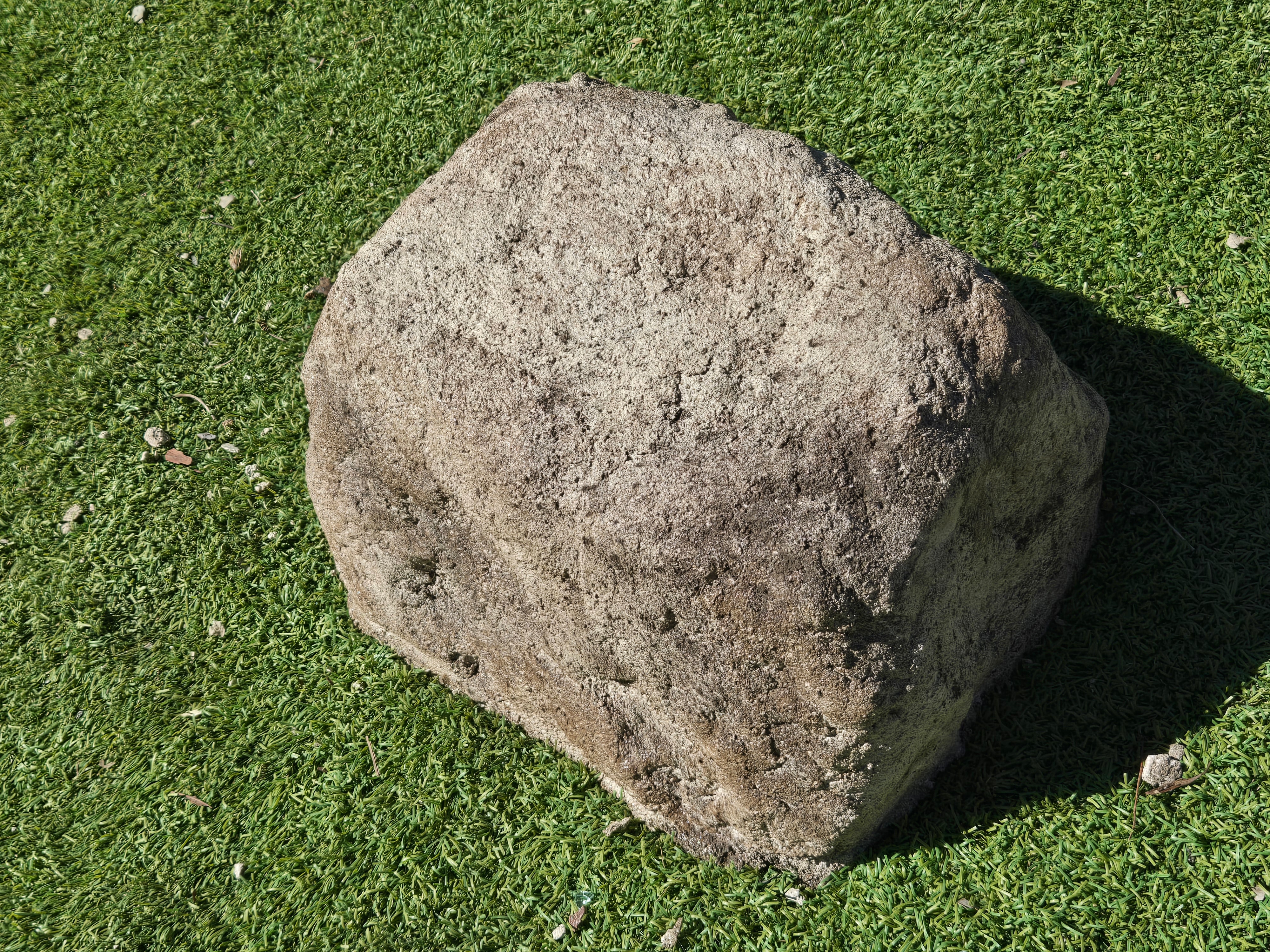 Memorial Rock Urn 2174 Medium Natural Riversand