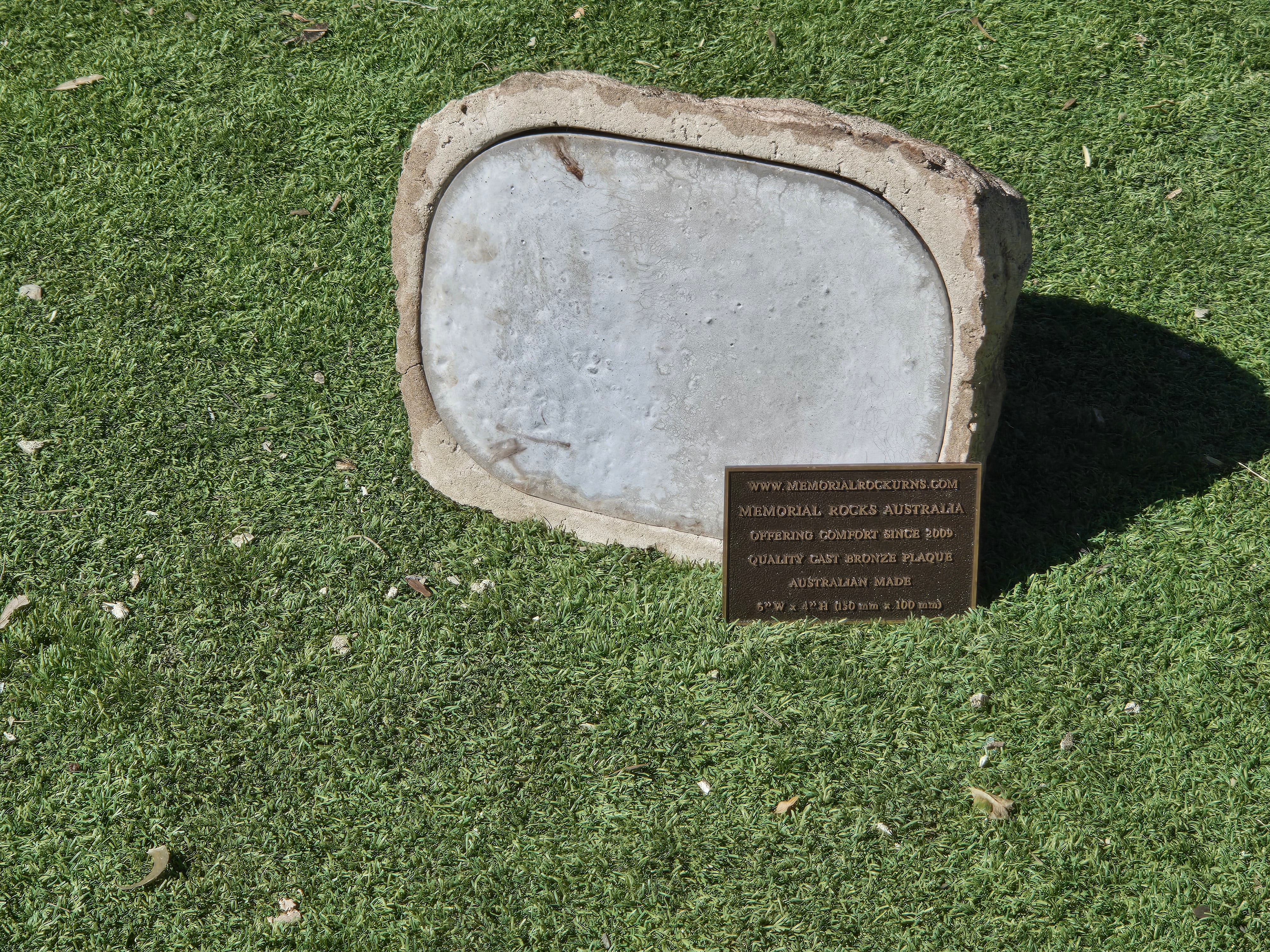 Memorial Rock Urn 2174 Medium Natural Riversand