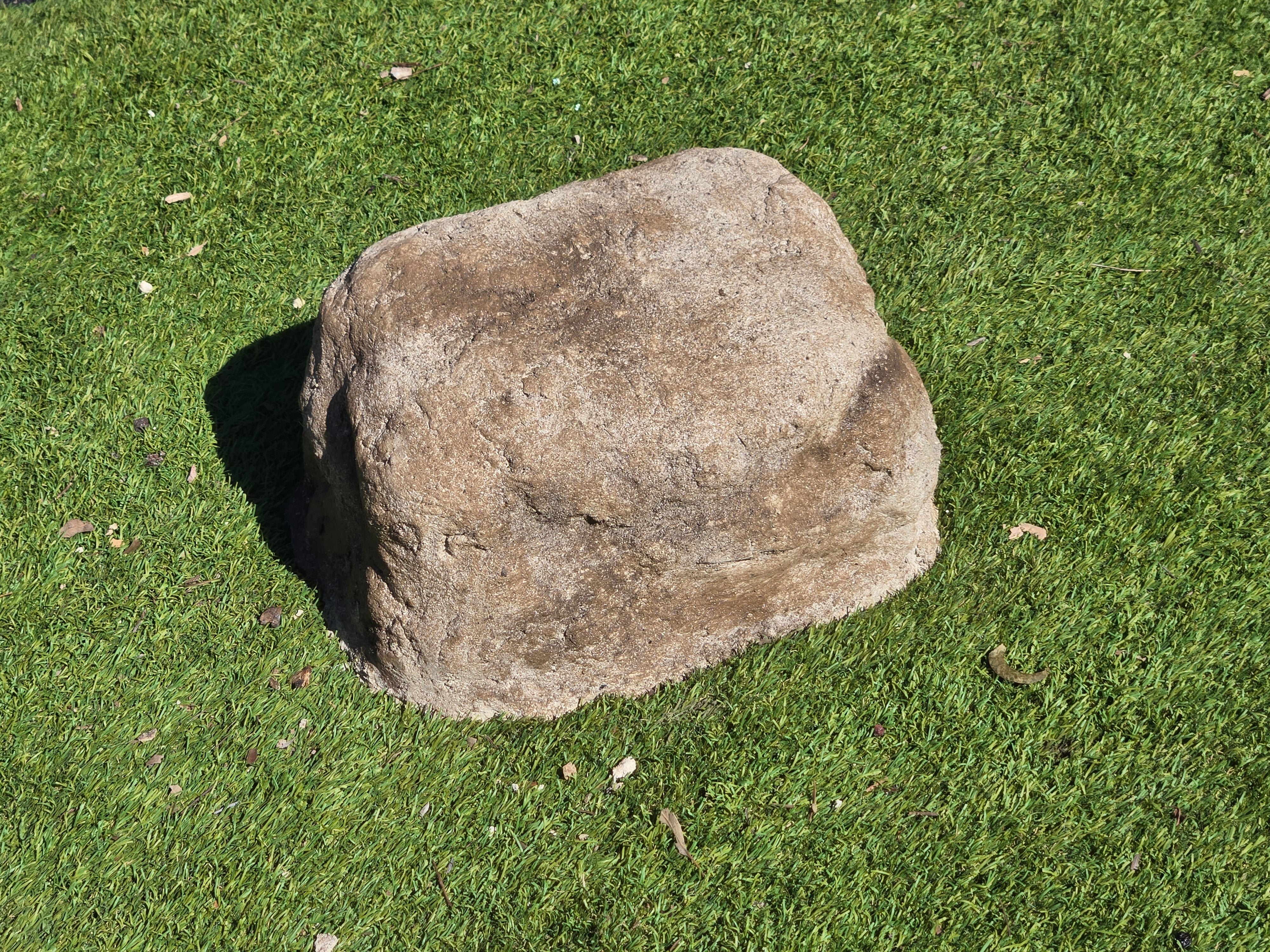 Memorial Rock Urn 2175 Medium Natural Riversand