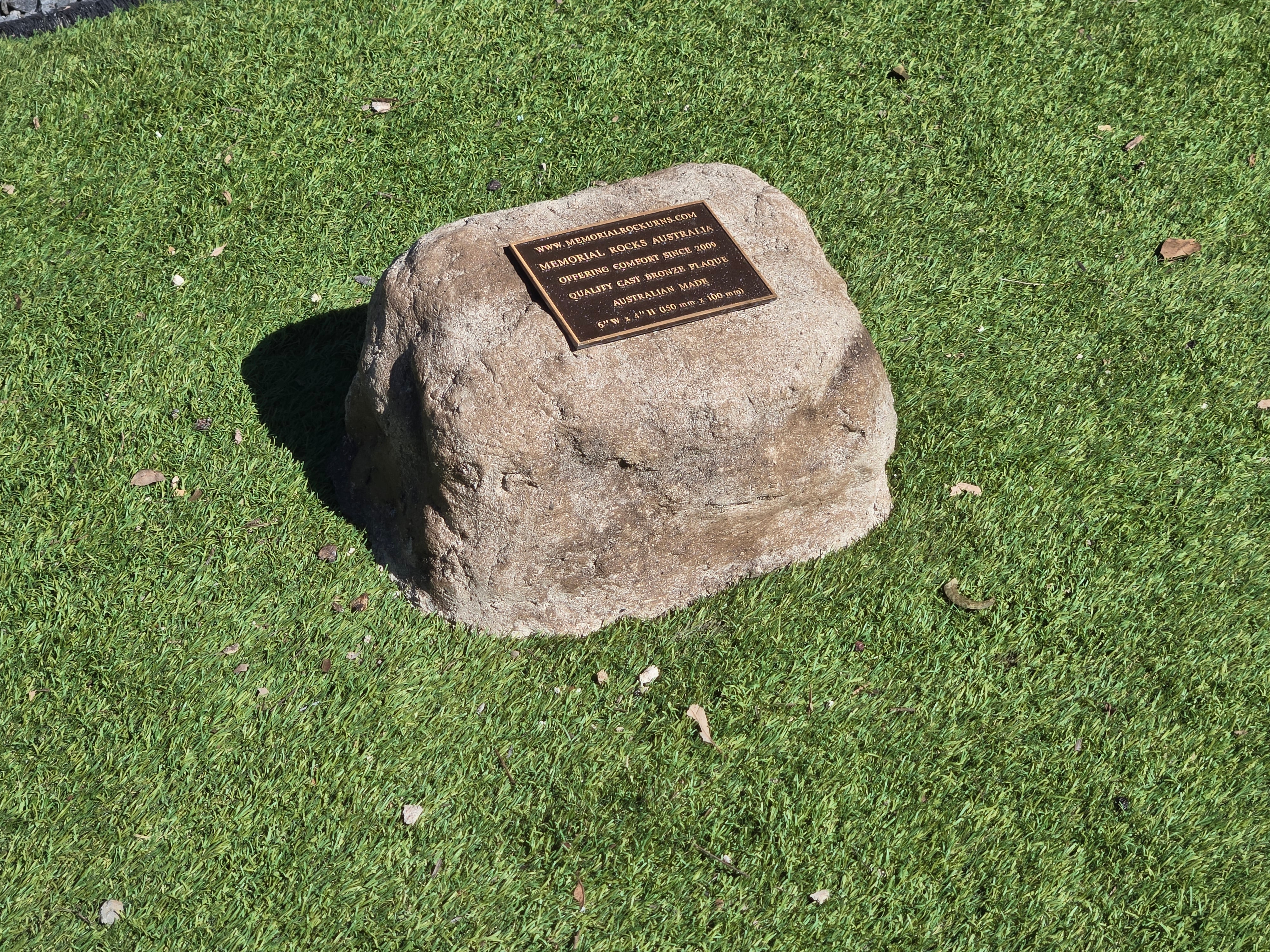 Memorial Rock Urn 2175 Medium Natural Riversand