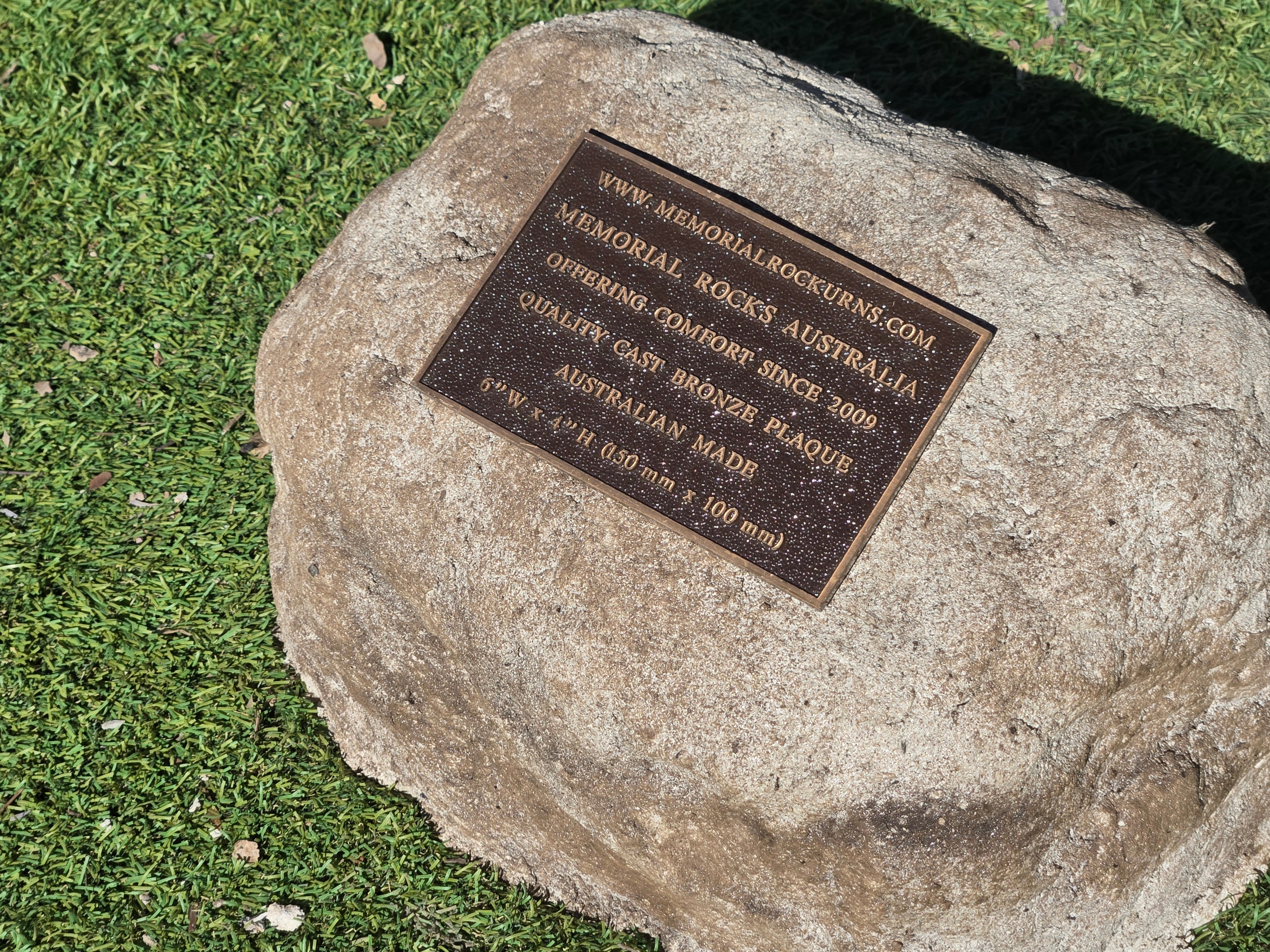 Memorial Rock Urn 2175 Medium Natural Riversand