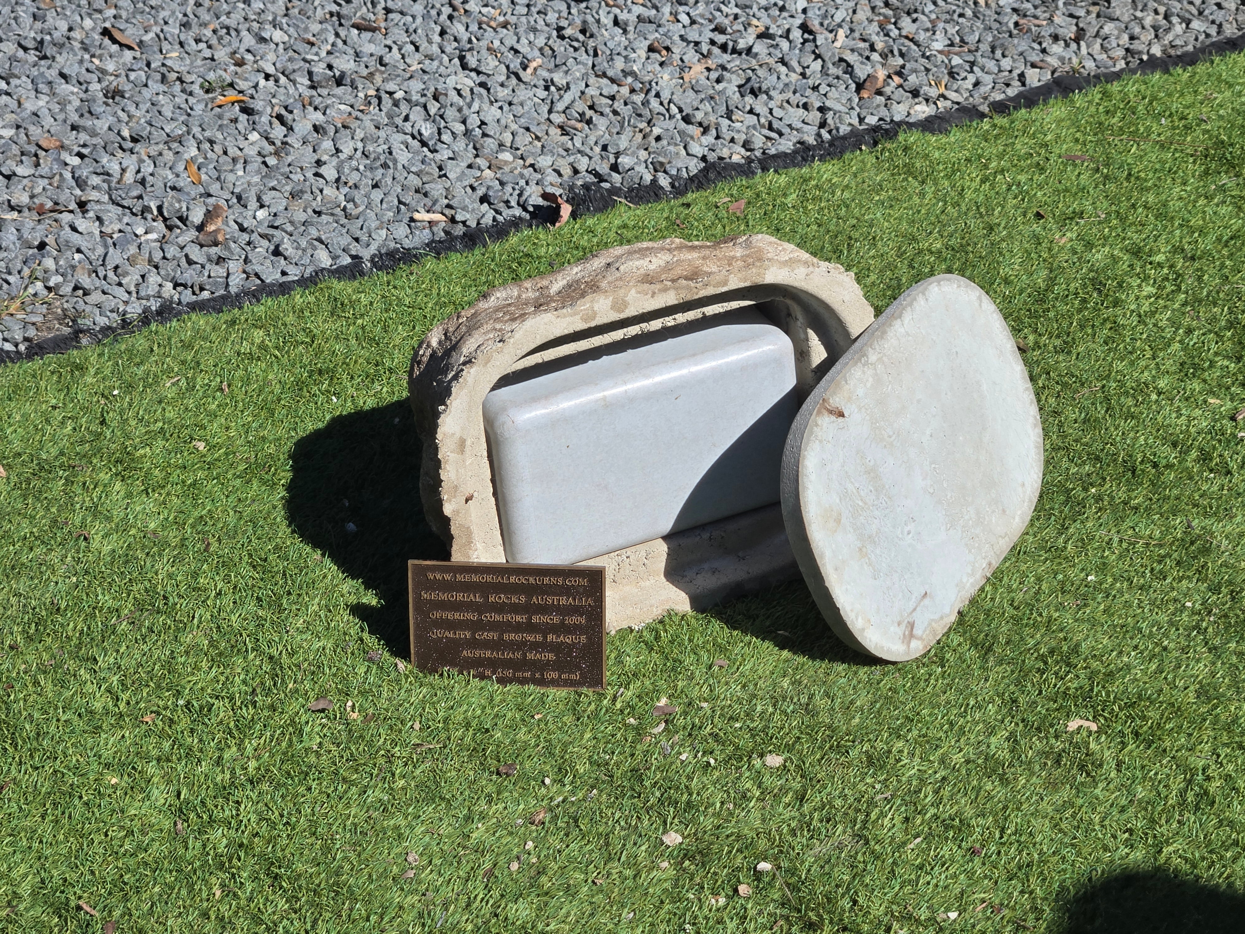 Memorial Rock Urn 2175 Medium Natural Riversand