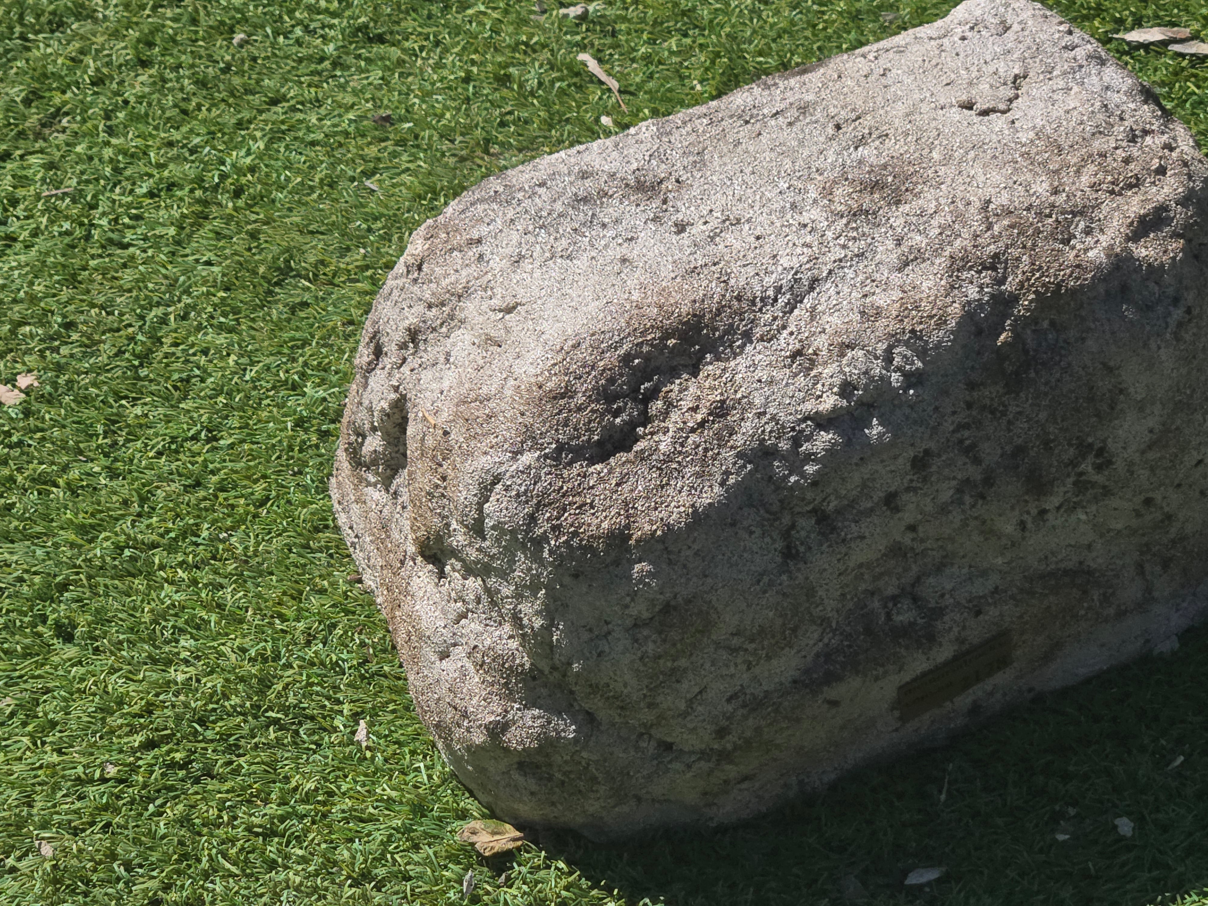 Memorial Rock Urn  2178 Regular Natural Riversand
