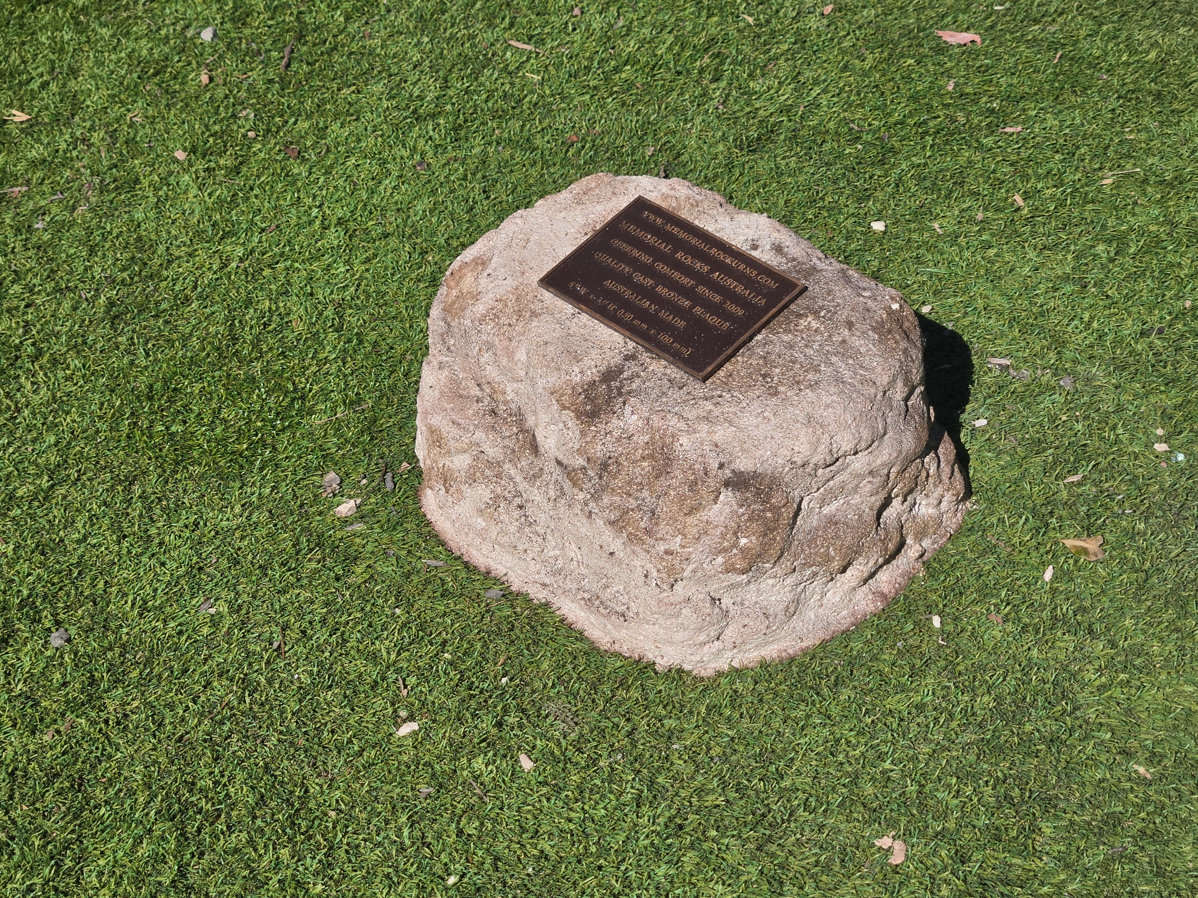 Memorial Rock Urn  2179 Regular Natural Riversand