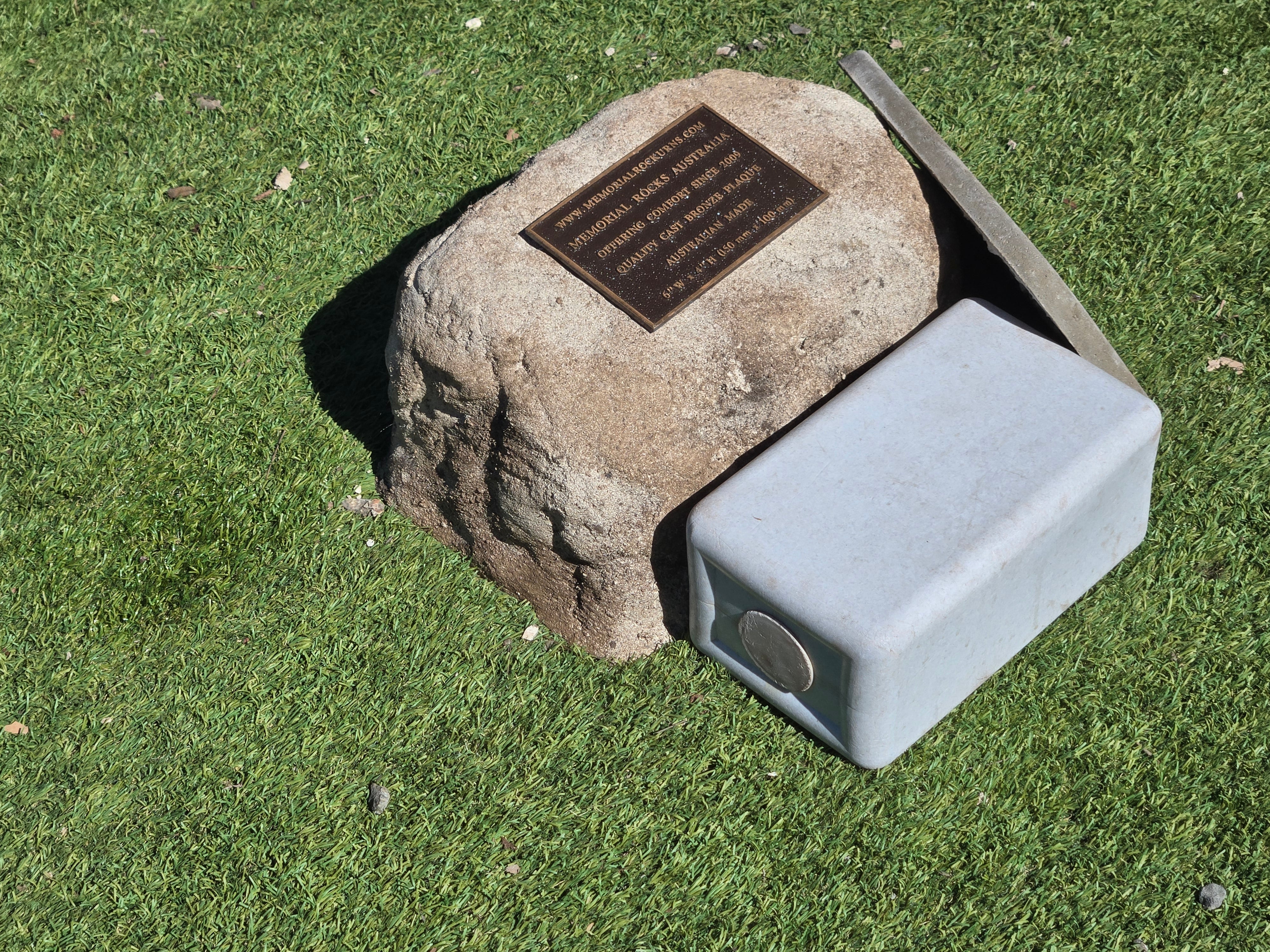 Memorial Rock Urn  2181 Regular Natural Riversand