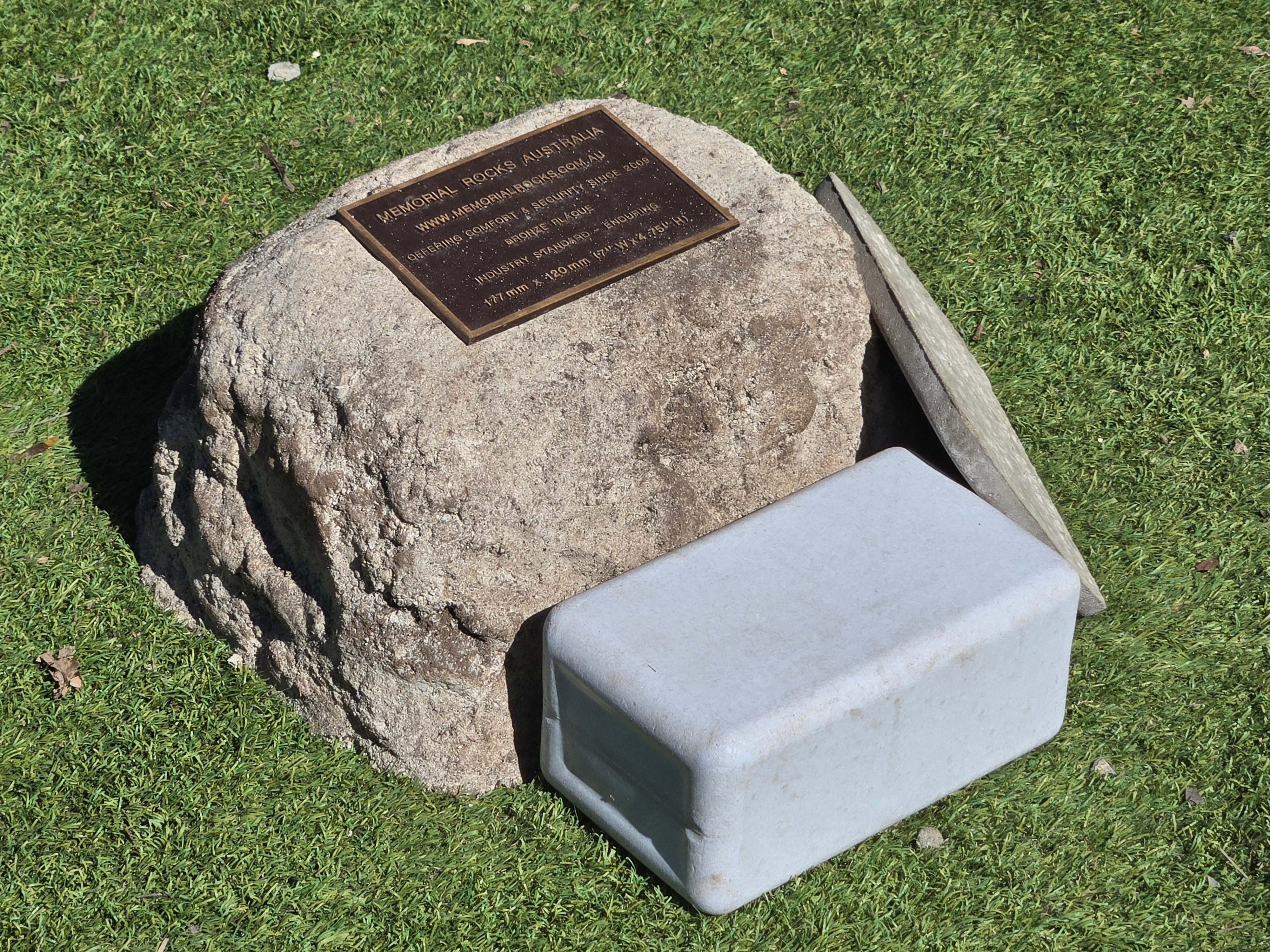 Memorial Rock Urn 2189 Large Natural Riversand