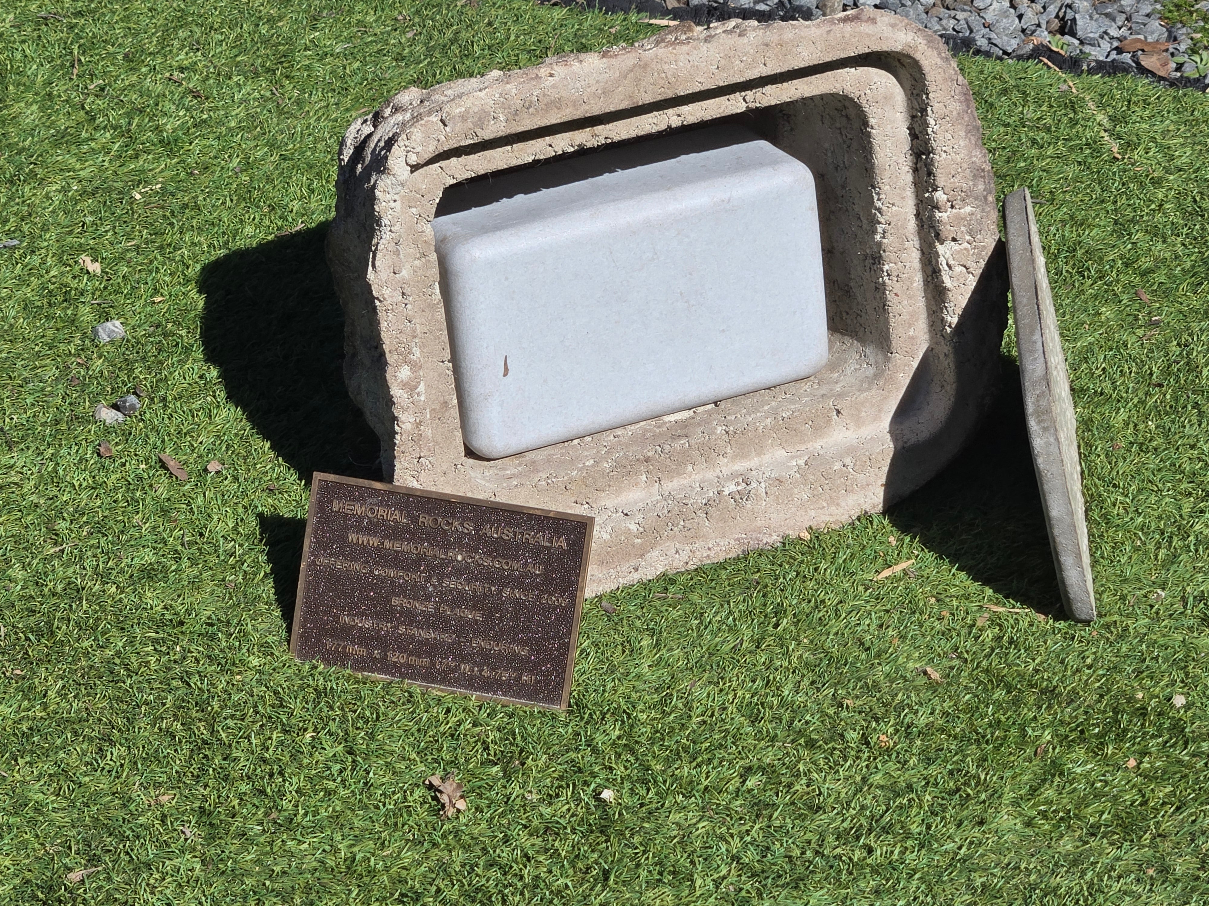 Memorial Rock Urn 2189 Large Natural Riversand