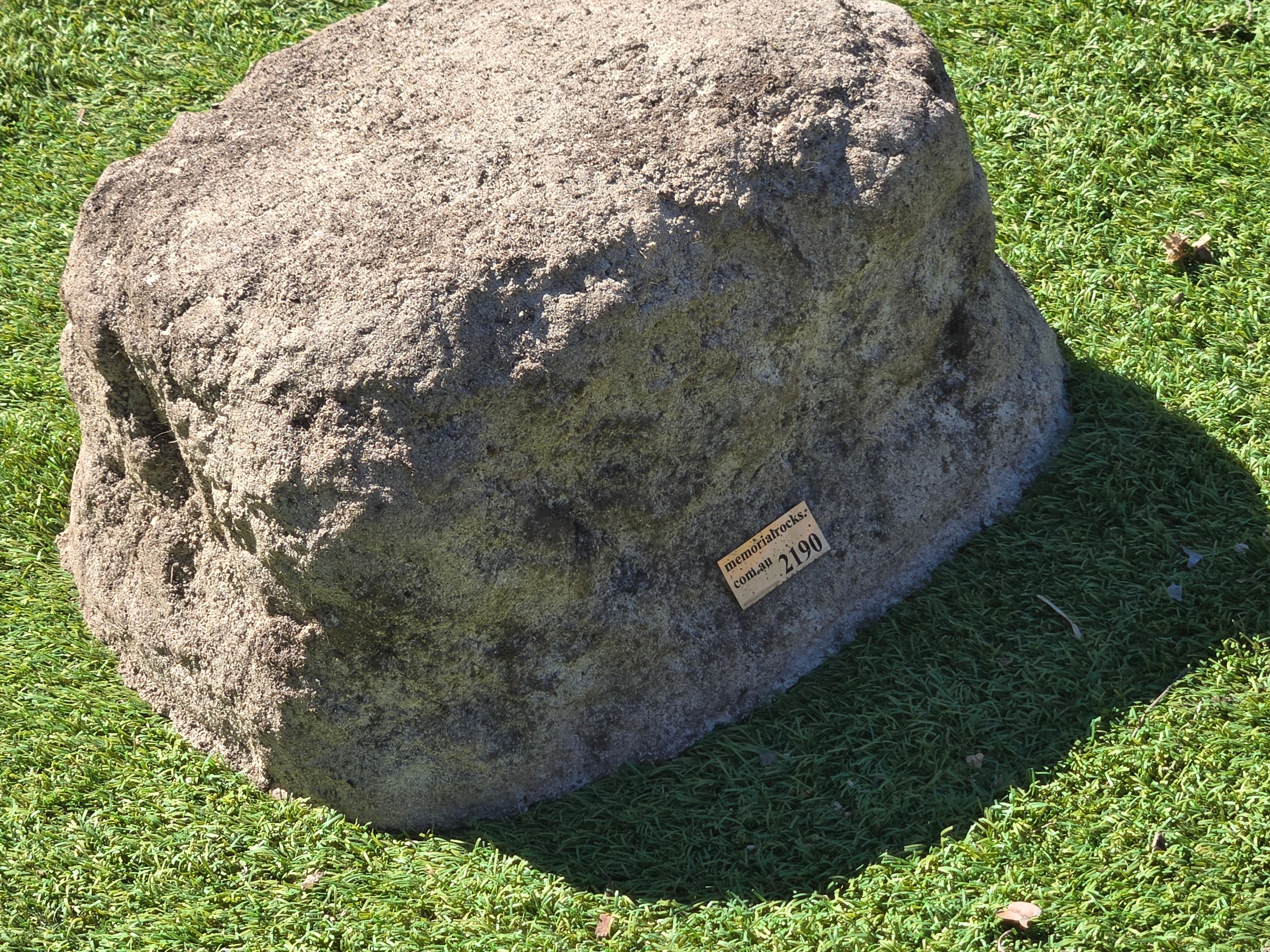 Memorial Rock Urn 2190 Large Natural Riversand