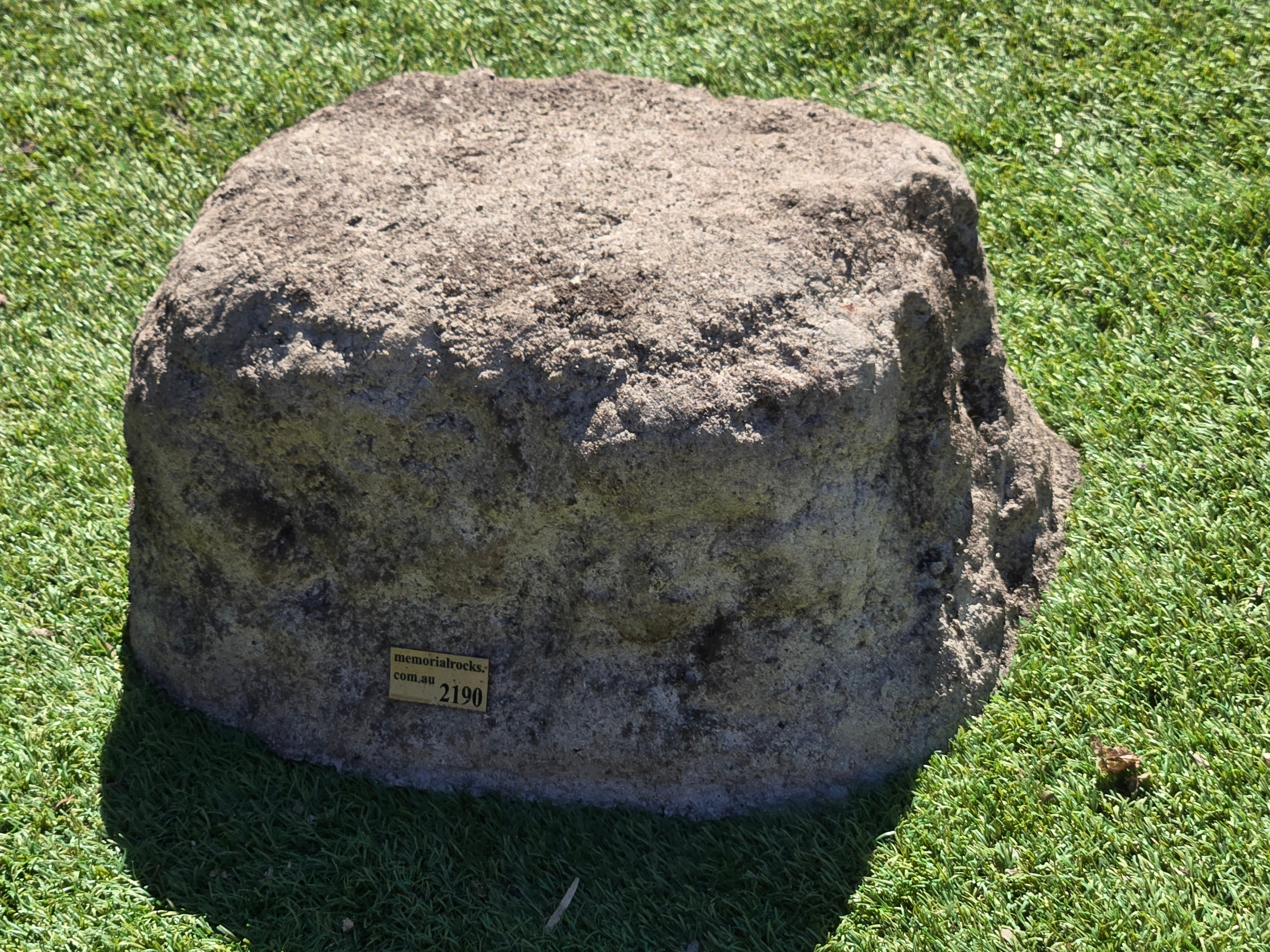 Memorial Rock Urn 2190 Large Natural Riversand